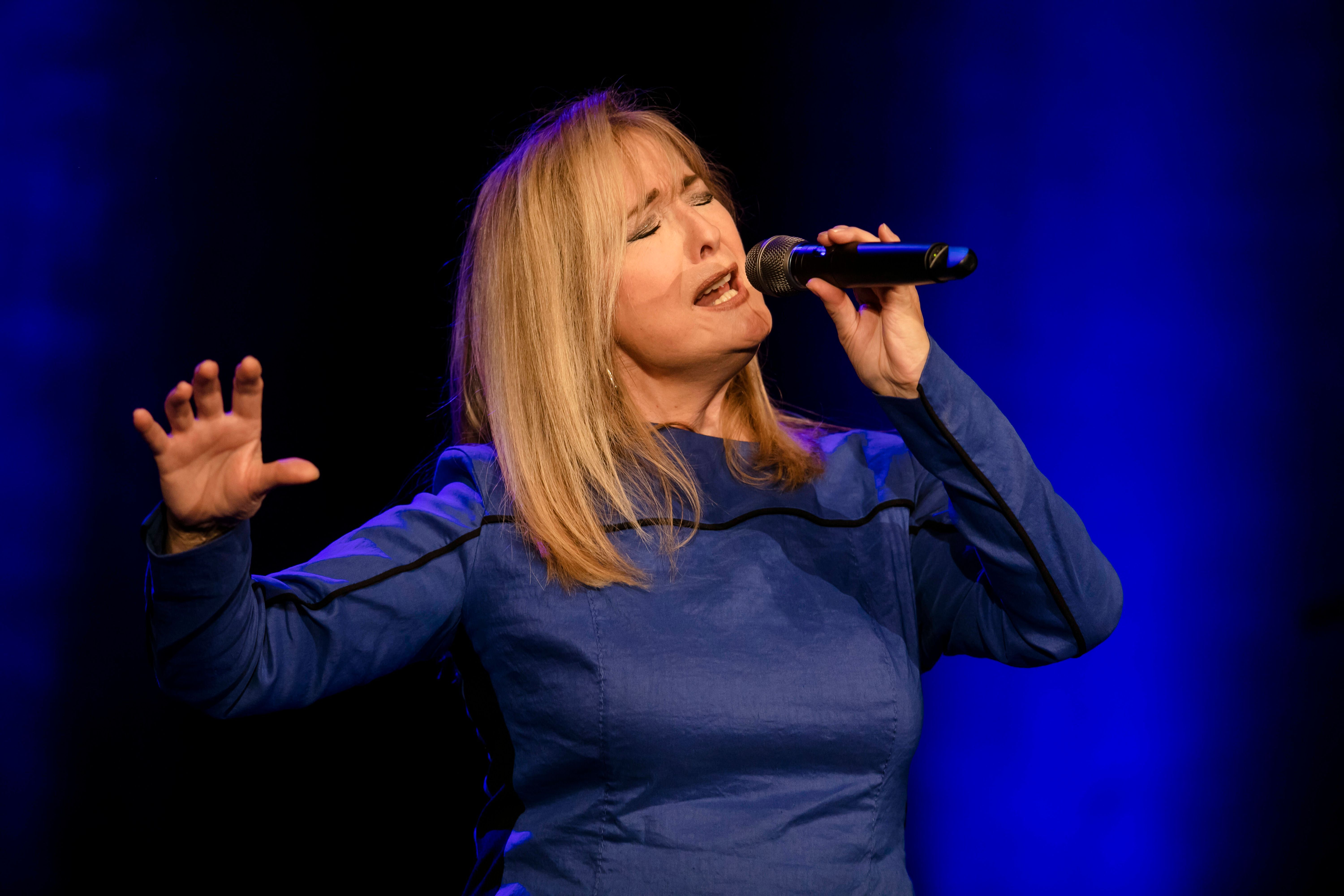 Ärzte schlagen Alarm! Große Sorge um DDR-Star Veronika Fischer