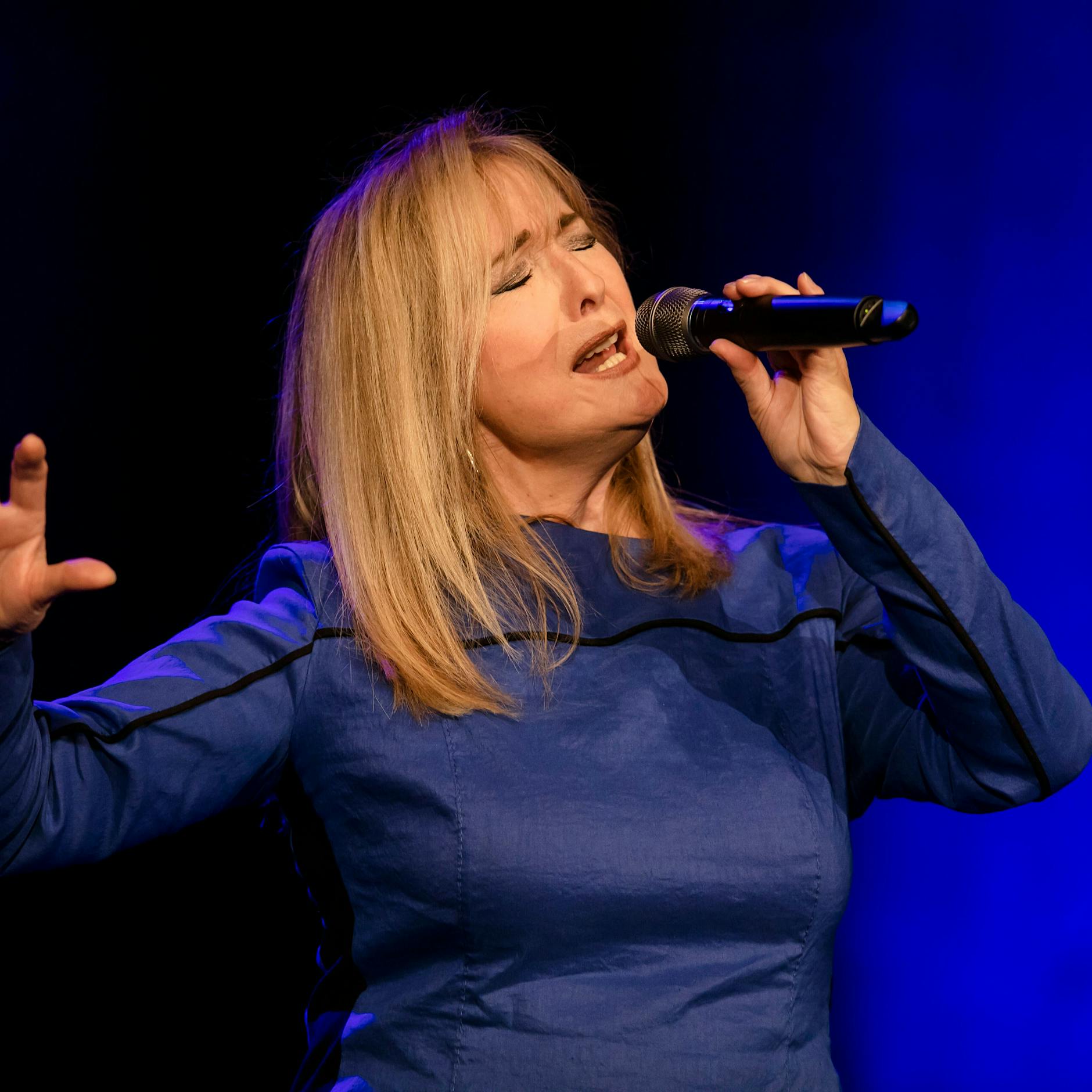 Ärzte schlagen Alarm! Große Sorge um DDR-Star Veronika Fischer