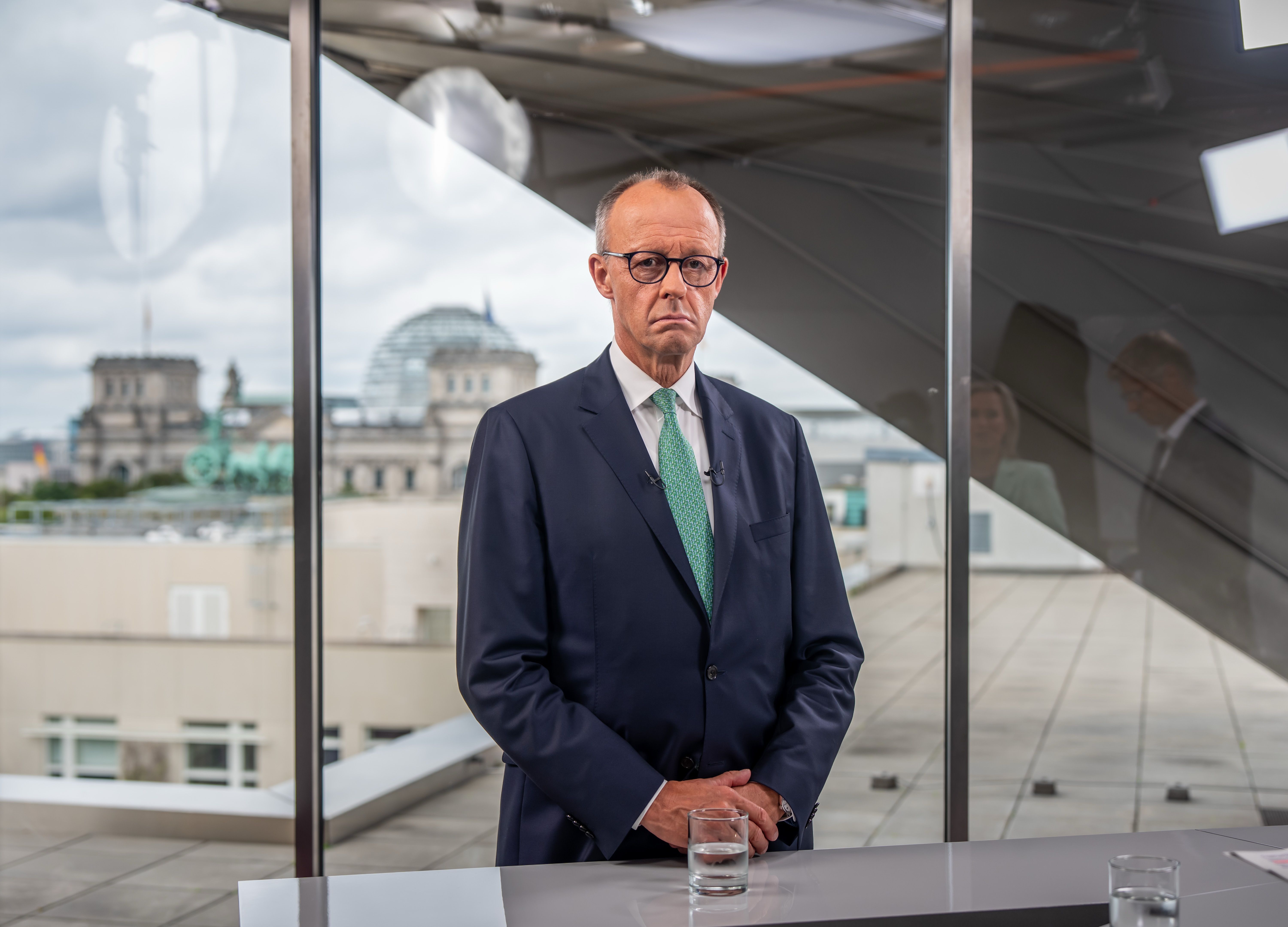 Umfragewerte von Merz im freien Fall: AfD zieht an Union vorbei