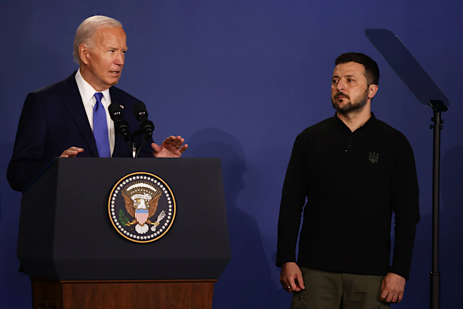 Der damalige US-Präsident Joe Biden und der ukrainische Präsident Wolodymyr Selenskyj&nbsp; auf dem Nato-Gipfel in Washington im Juli 2024