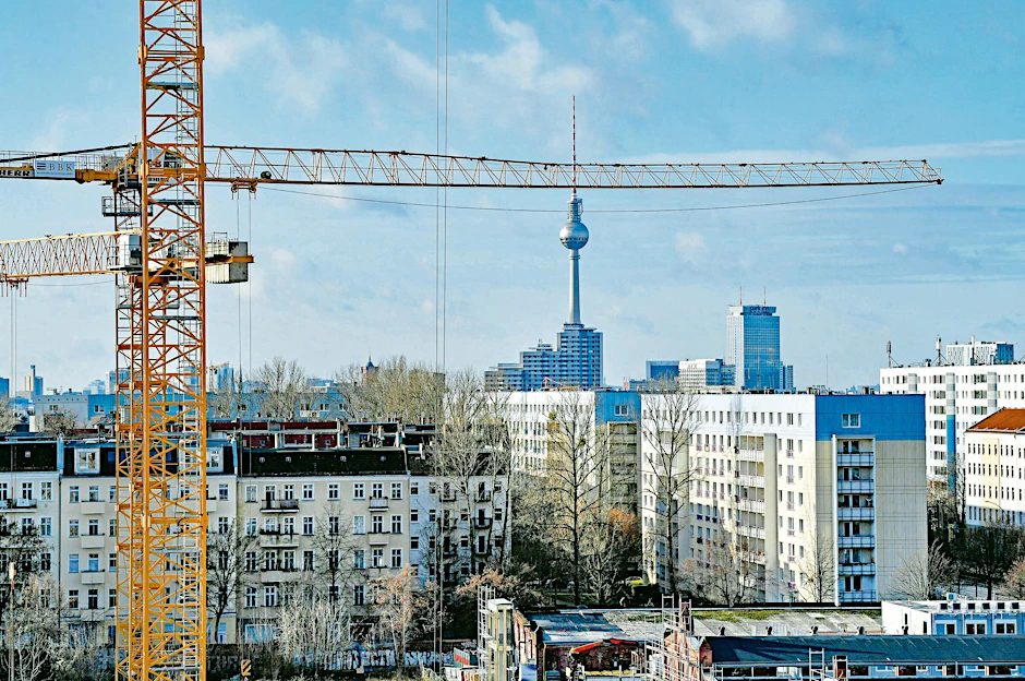In den letzten fünf Monaten ist die Bautätigkeit in Deutschland merklich zurückgegangen. Jetzt will die Bundesregierung mehr Tempo beim Bauen.