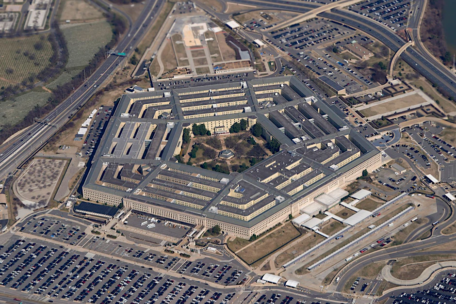 Das Pentagon ist von der Air Force One aus zu sehen, wie sie über Washington fliegt.