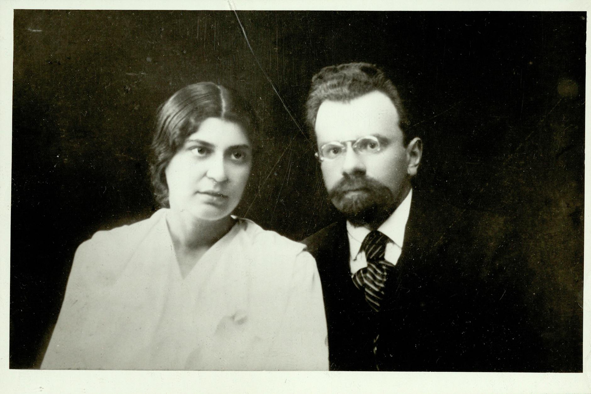 Wladimir Woytinski mit seiner Ehefrau in Irkutsk, 1916