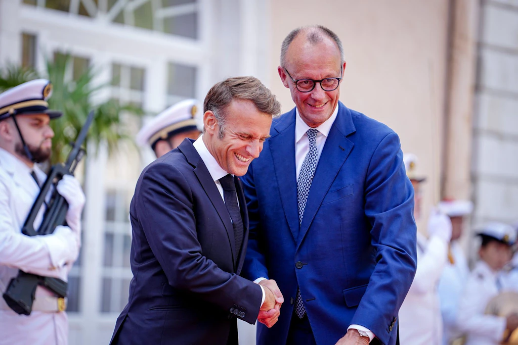 Frankreich: Regierung gestürzt – Macron droht Europa in den Abgrund zu reißen