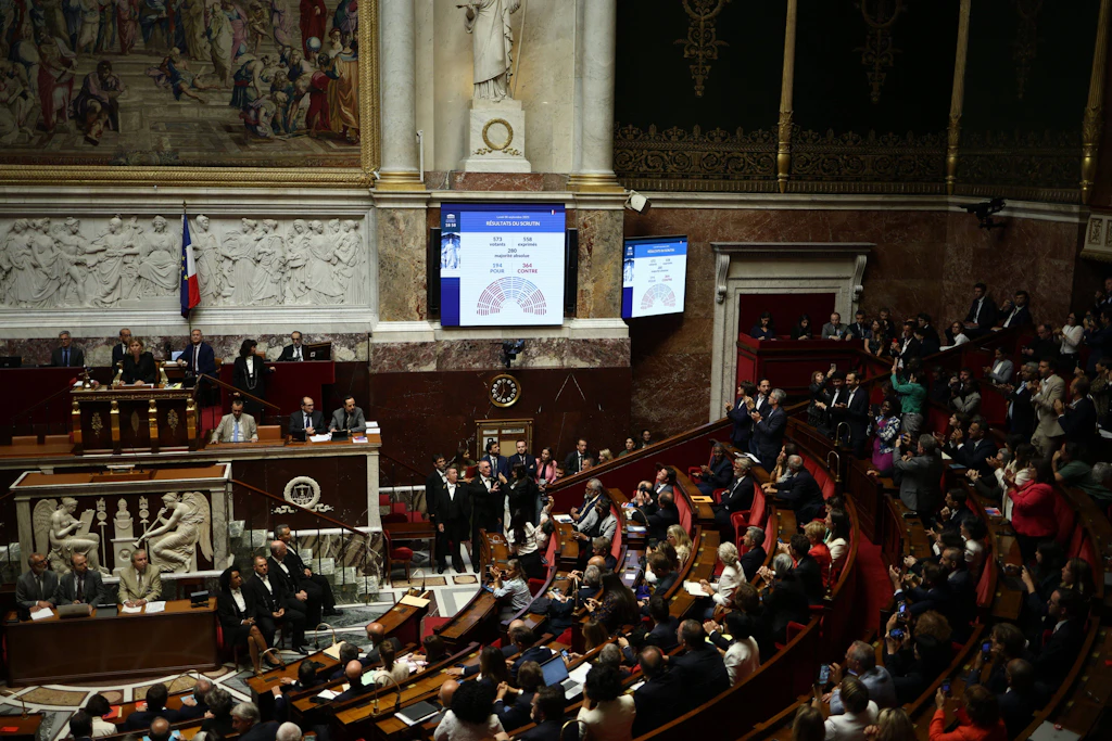 Abstimmung in Frankreich: 364 Abgeordnete stimmten gegen Bayrou.