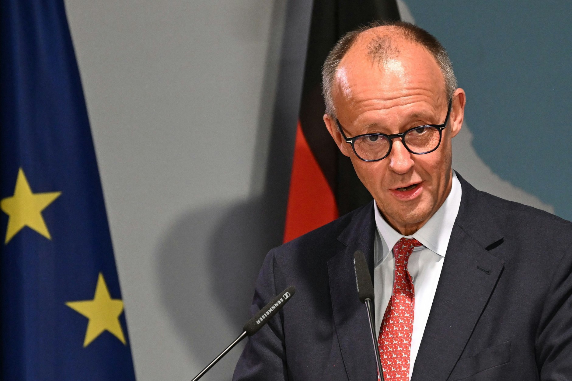 Bundeskanzler Friedrich Merz schlägt überraschende Töne auf der Botschafterkonferenz in Berlin an.