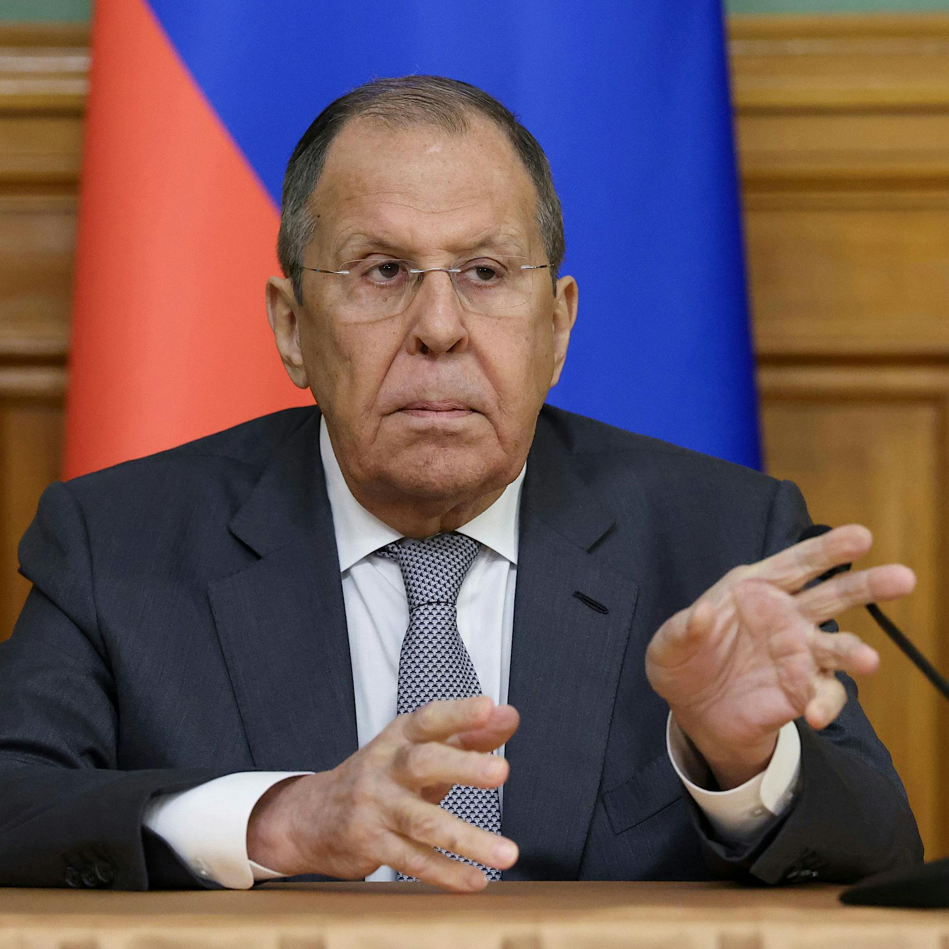 Putins Flug nach Budapest: Lawrow beschuldigt Polen der Terror-Bereitschaft