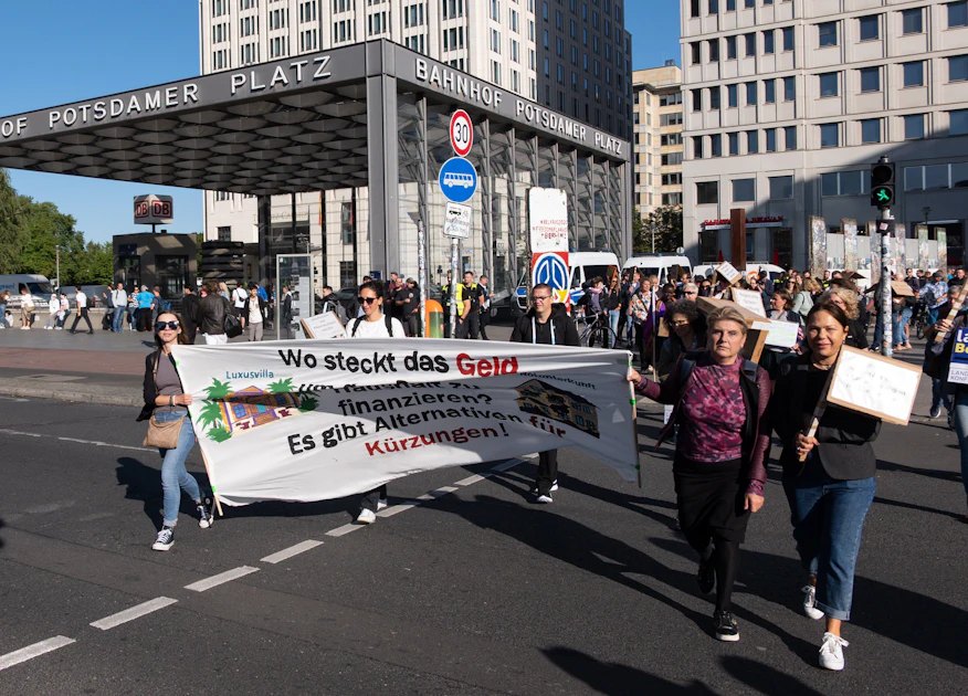 Protest der Wohnungslosen in Berlin: „Immer weniger Menschen können ...