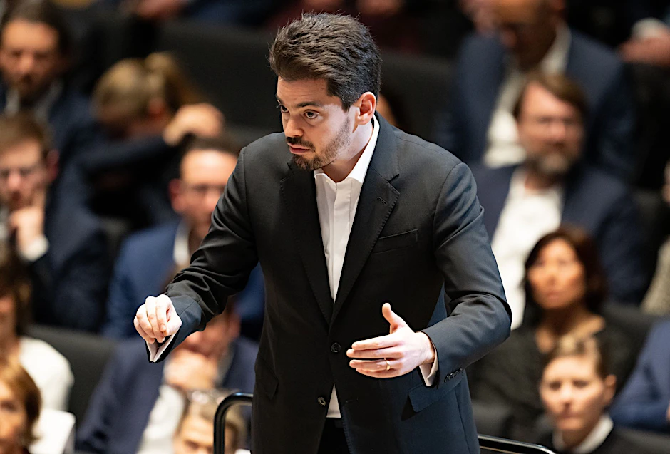 Der israelische Dirigent Lahav Shani, zukünftiger Chefdirigent der Münchner Philharmoniker, wurde vom Genter Festival ausgeladen.