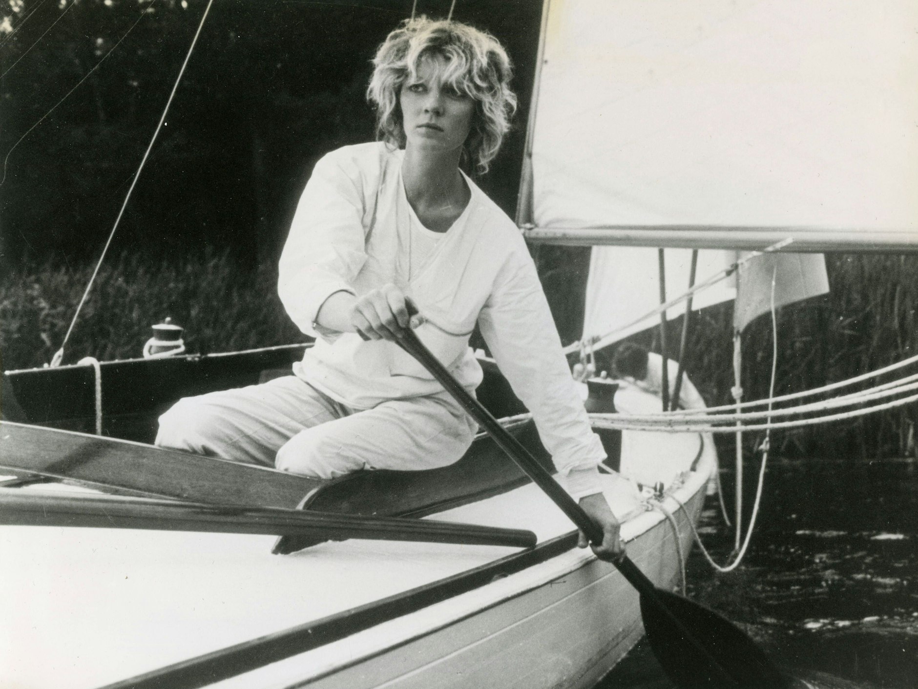 Sie machte nicht nur am Schlagzeug Karriere, sondern auch vor der Kamera: Tina Powileit spielte auch im Film „Die Alleinseglerin“ von 1987 mit.