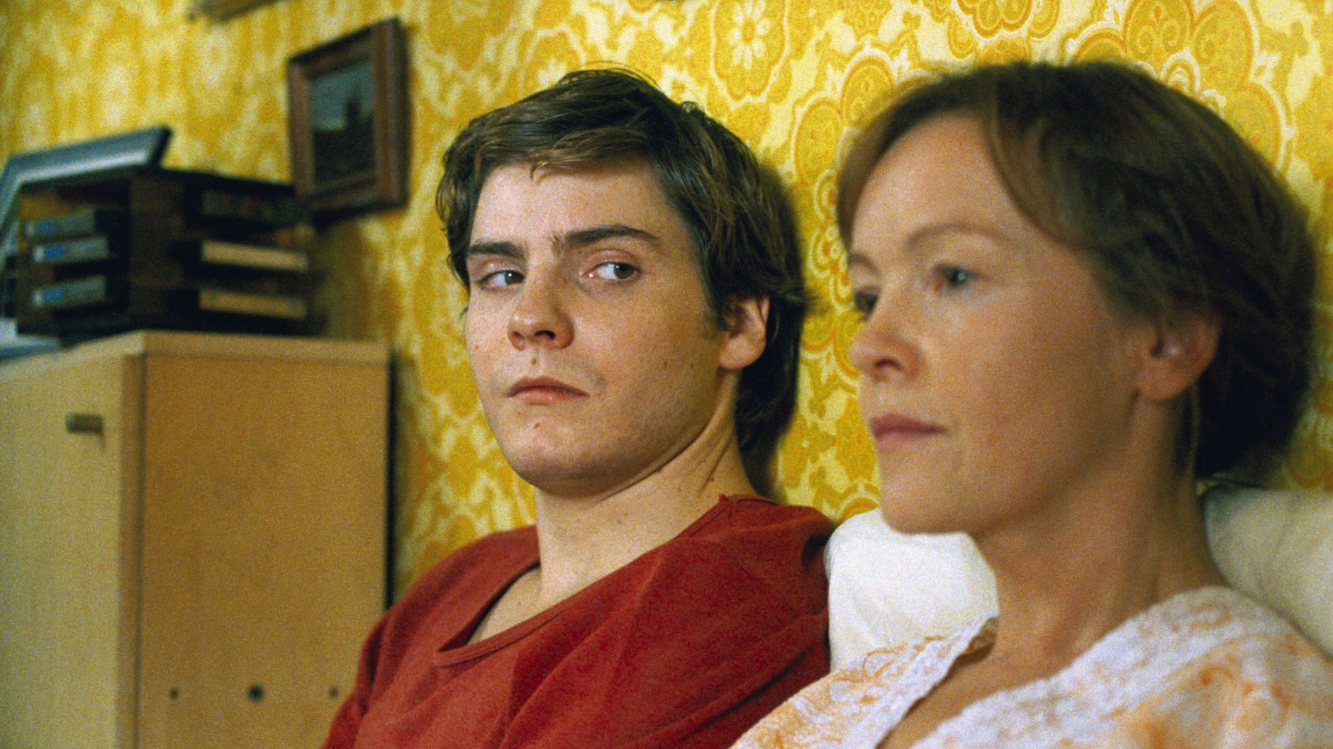 Katrin Sass mit Daniel Brühl in dem Film „Good bye, Lenin“ (2003)