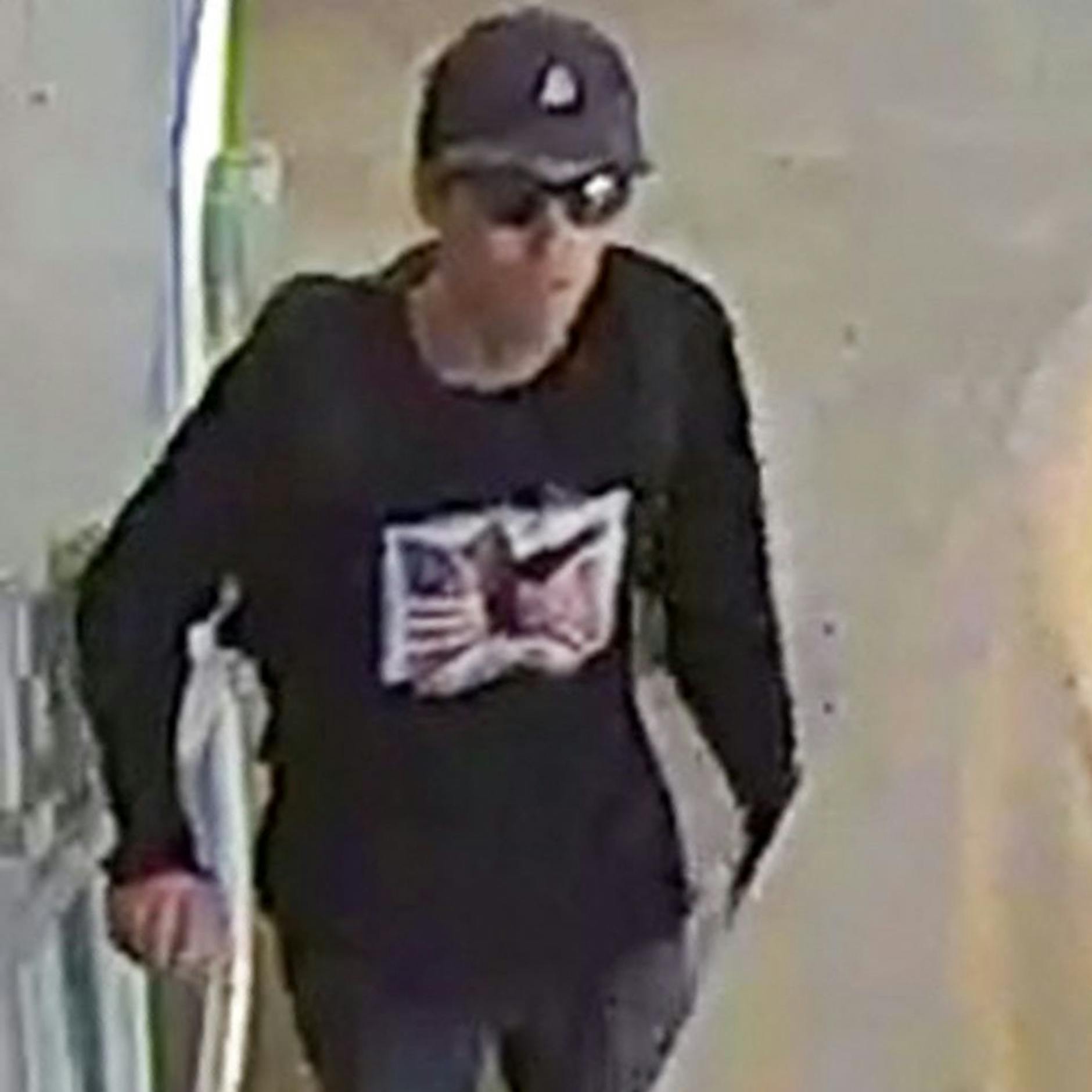 Image - Charlie Kirk: FBI zeigt Fotos von „Person of Interest“ – Berichte über Patronen mit Trans-Botschaften