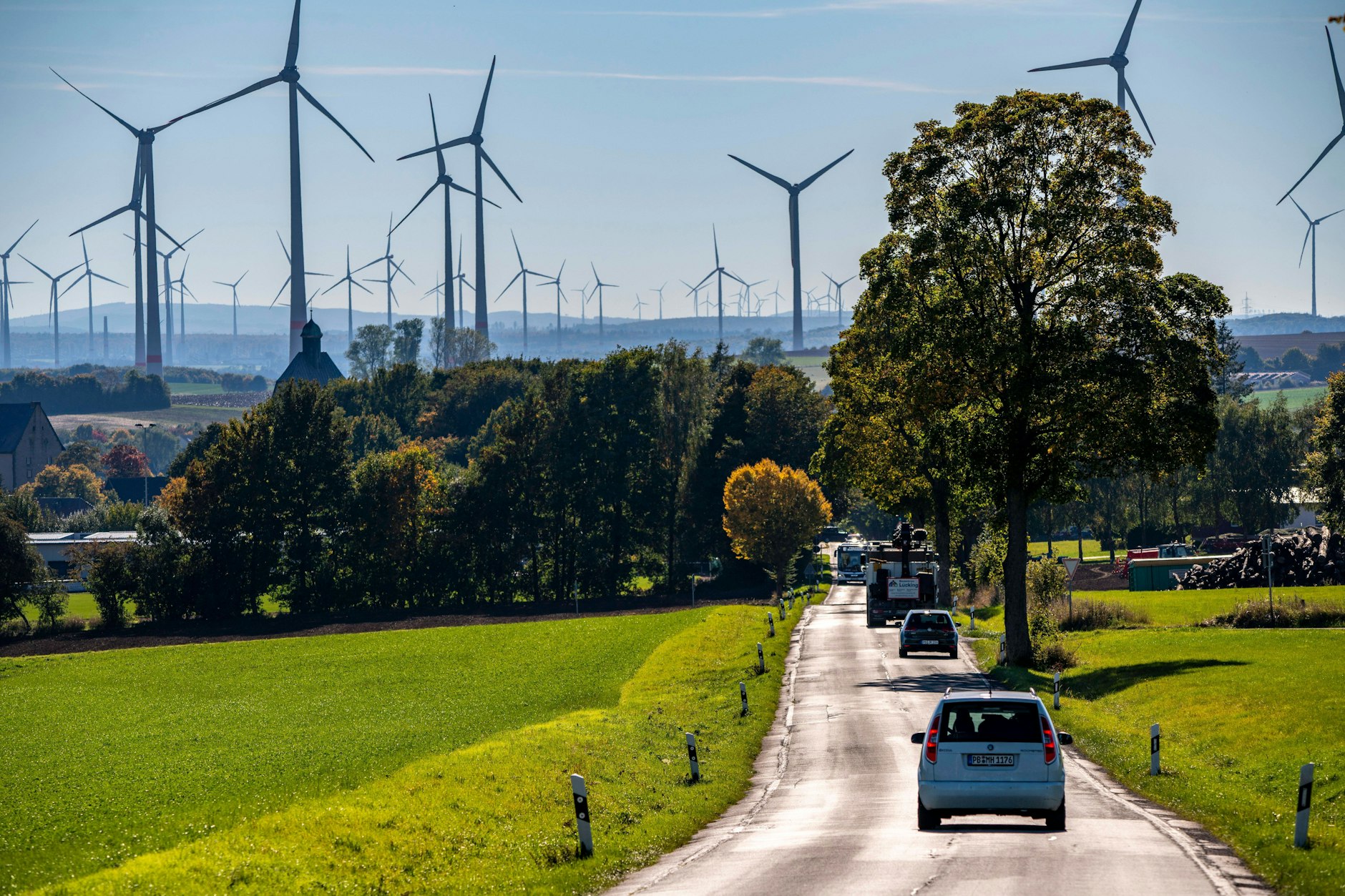 CO₂-Ausstoß oder erneuerbare Energien? Nur eine von vielen diskutierten Fragen entlang ideologischer Linien
