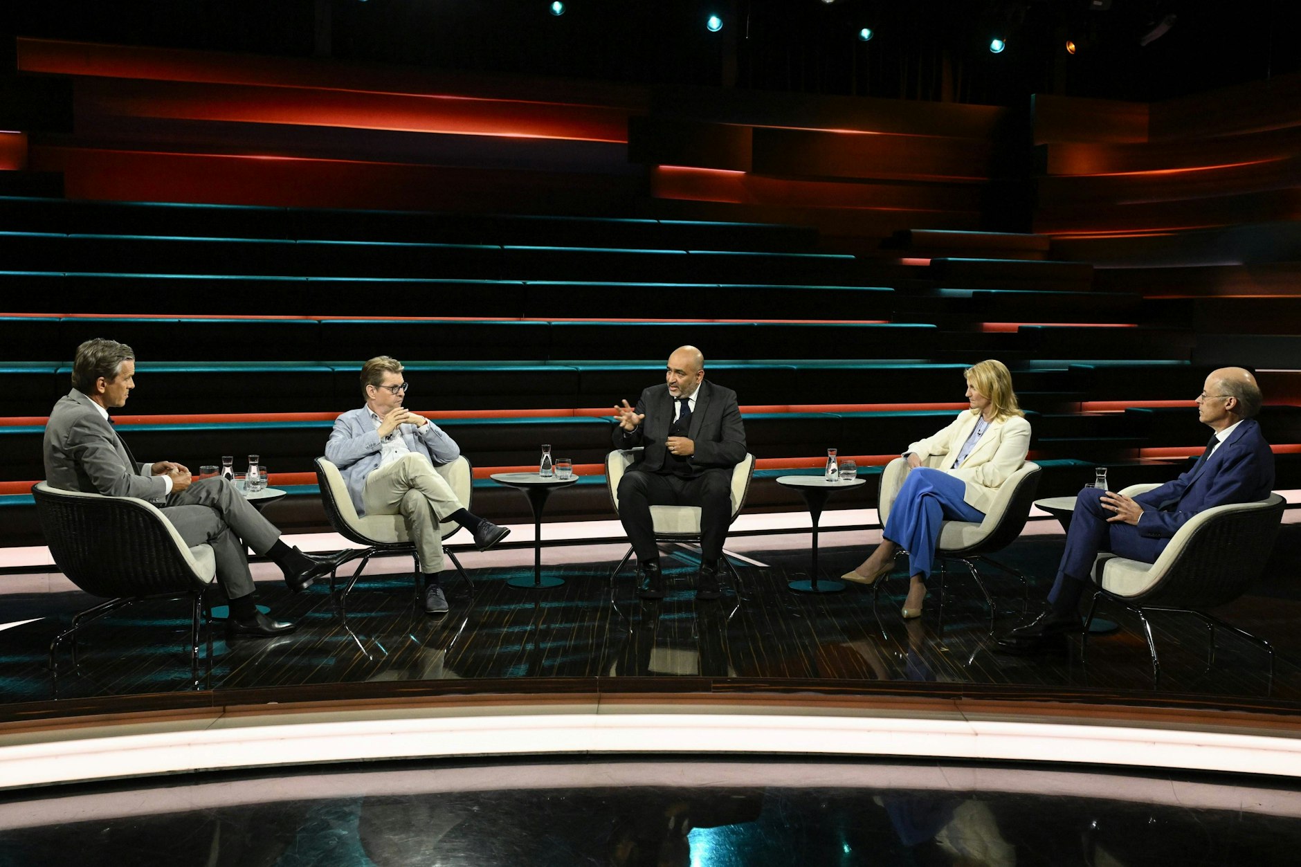 Politiker und Journalisten bei Markus Lanz in der Talkshow