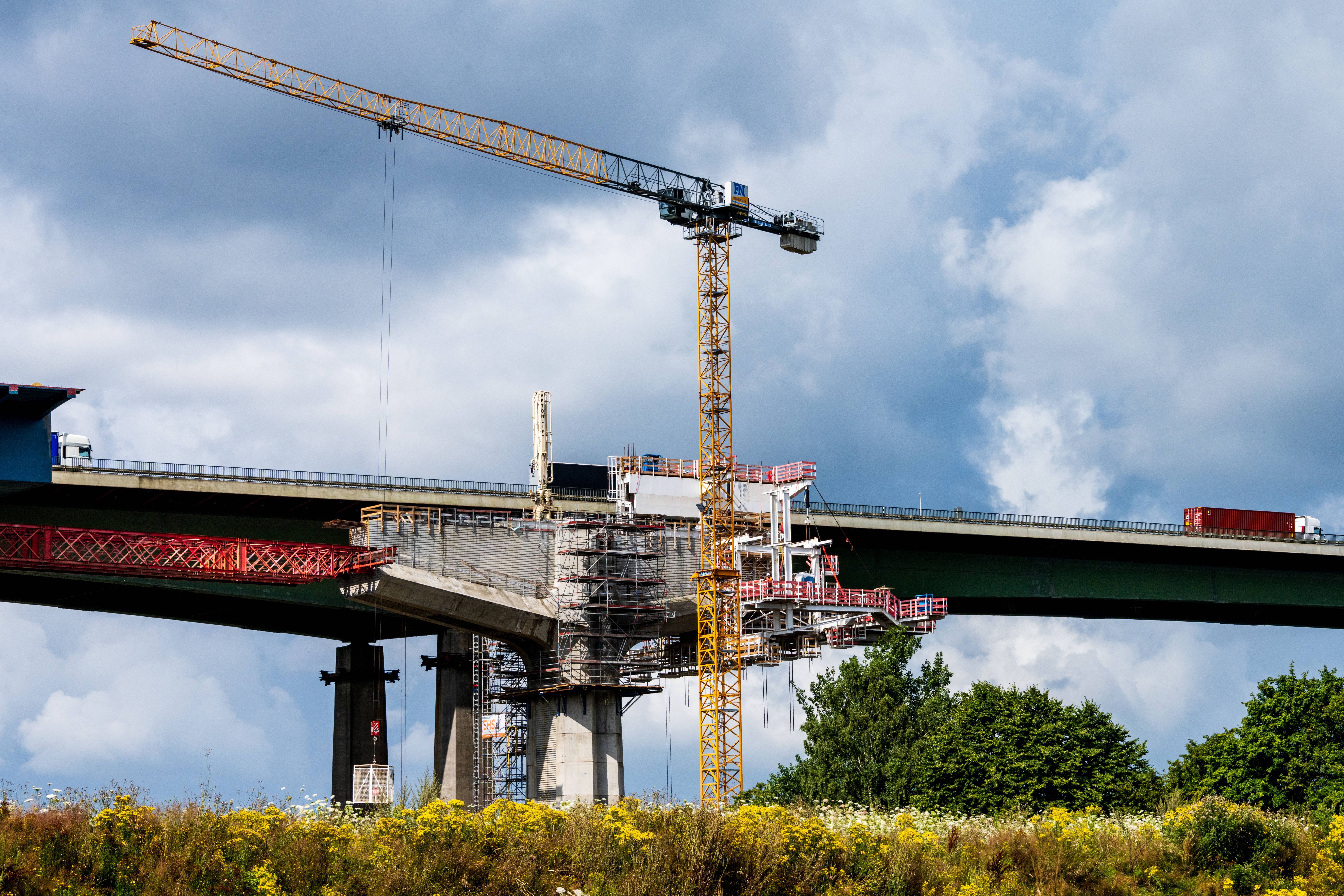 Wenn die Schuldenbremse Brücken kostet: Panzer ja, Infrastruktur nein