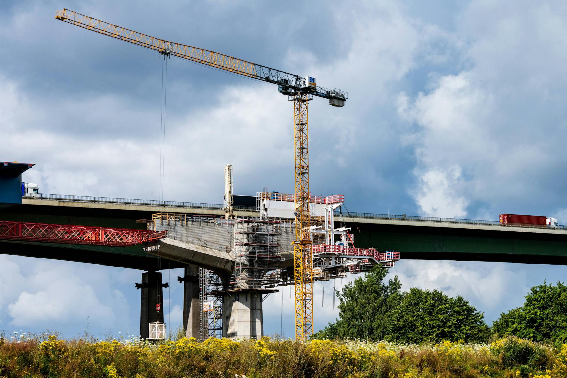 Die Brückenkrise in Deutschland spitzt sich zu. An der Schuldenbremse wird dennoch festgehalten.