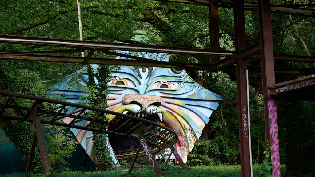 Die einstige Achterbahn Spreeblitz soll im neuen Spreepark zum Fußweg werden. Eine Achterbahn zu Fuß erkunden – Vergnügungspark-Fans können sich nichts Schöneres vorstellen.