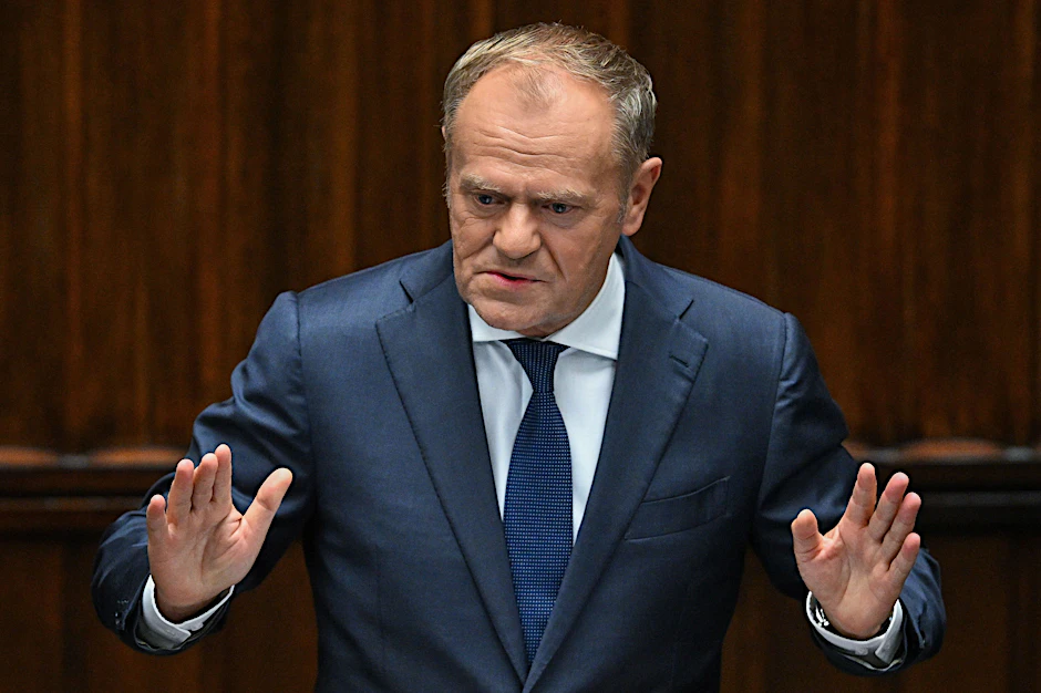 Der polnische Ministerpräsident Donald Tusk spricht während einer Sitzung des Sejm in Warschau.