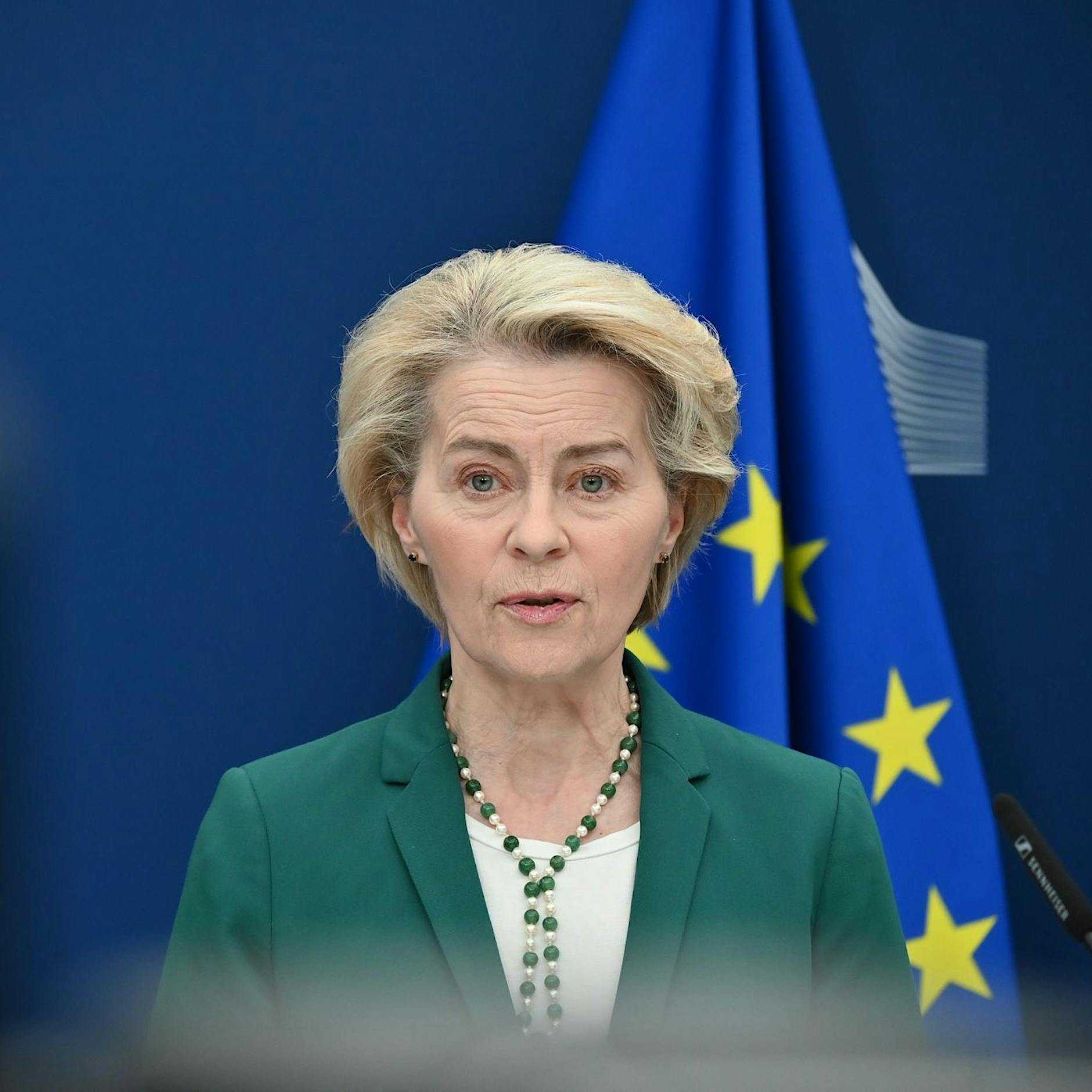 EU-Kommission gibt zu: Corona-Impfstoffe wurden ohne „umfassende“ Sicherheitsdaten freigegeben