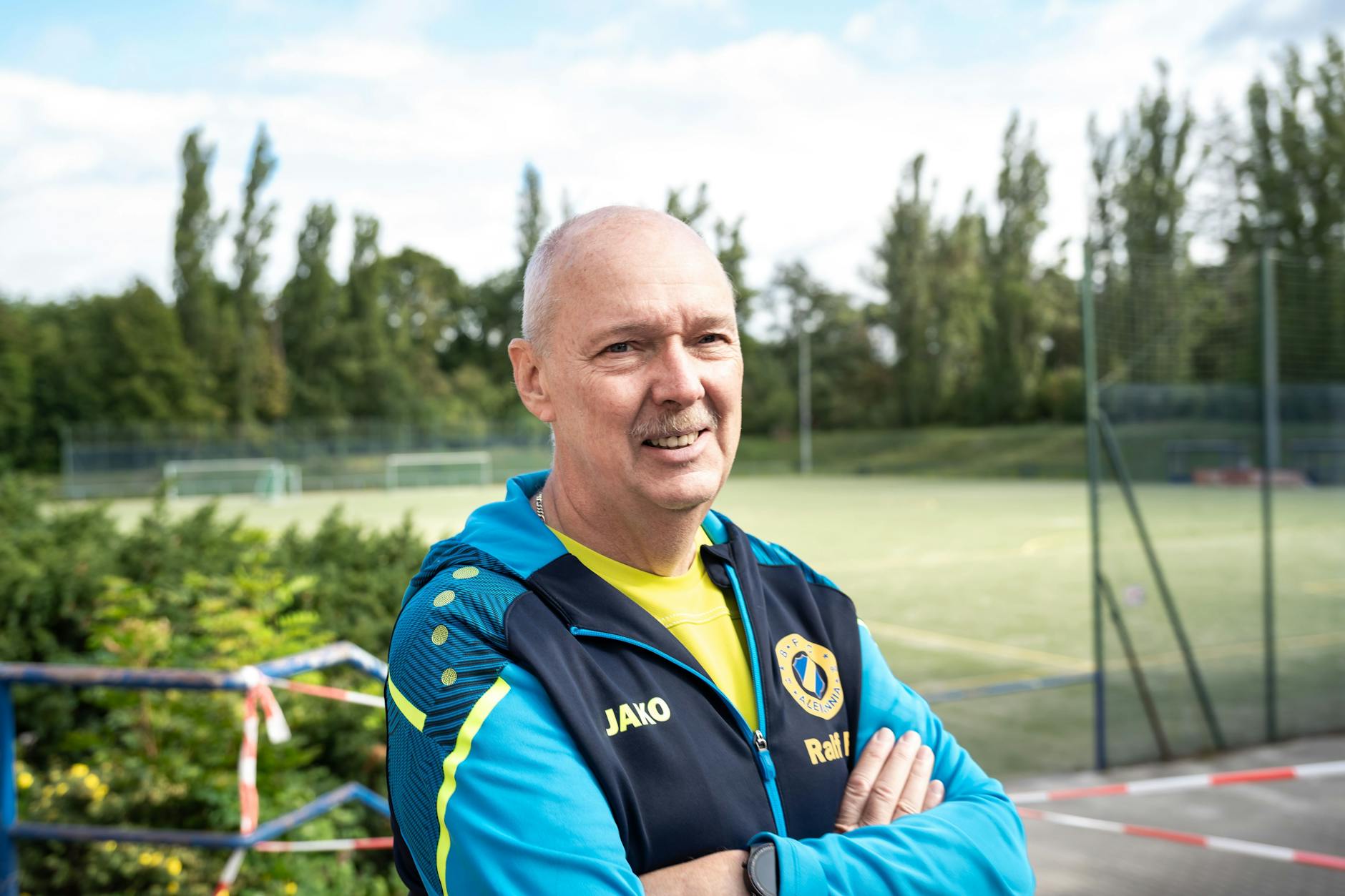 Ralf Engelmann, Vizepräsident des BFC Alemannia 1890, ist derzeit bemüht, Eltern und Trainer bei der Stange zu halten. Ohne Platz ist das Training derzeit nur aufwendig zu organisieren.