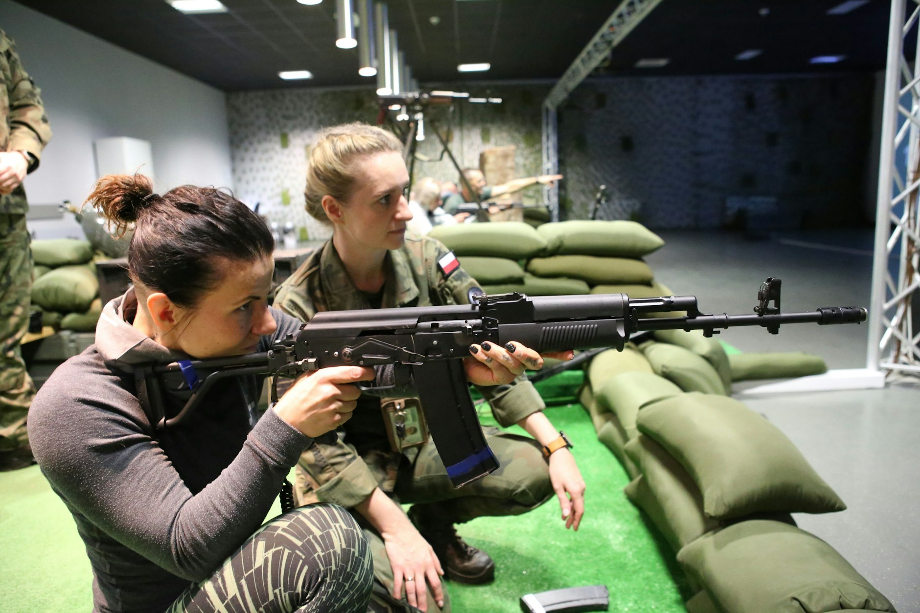 In Polen wurde ein verpflichtendes Schießtraining für Schüler der 8. und 9. Klassen eingeführt.