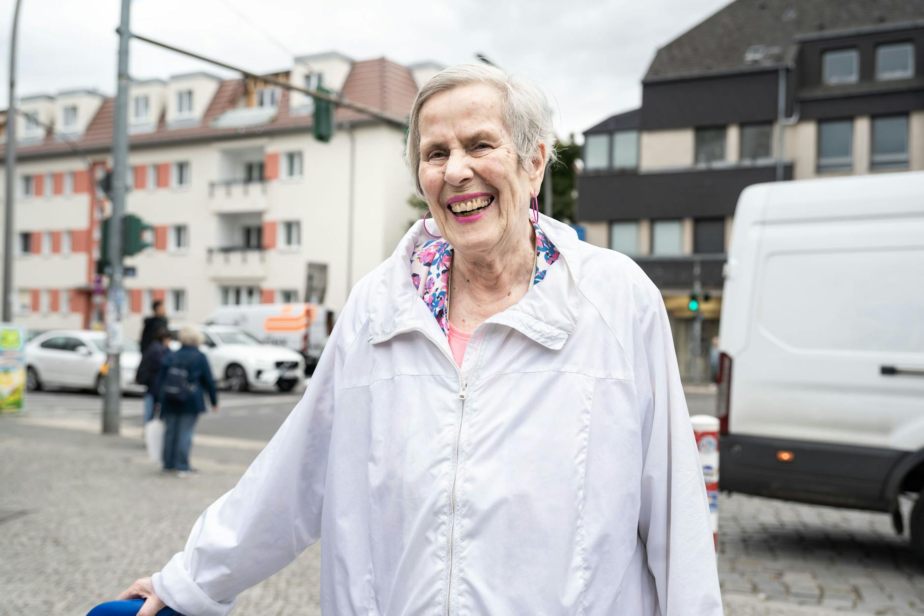 Rentnerin Erika dreht inzwischen jeden Cent zweimal um.