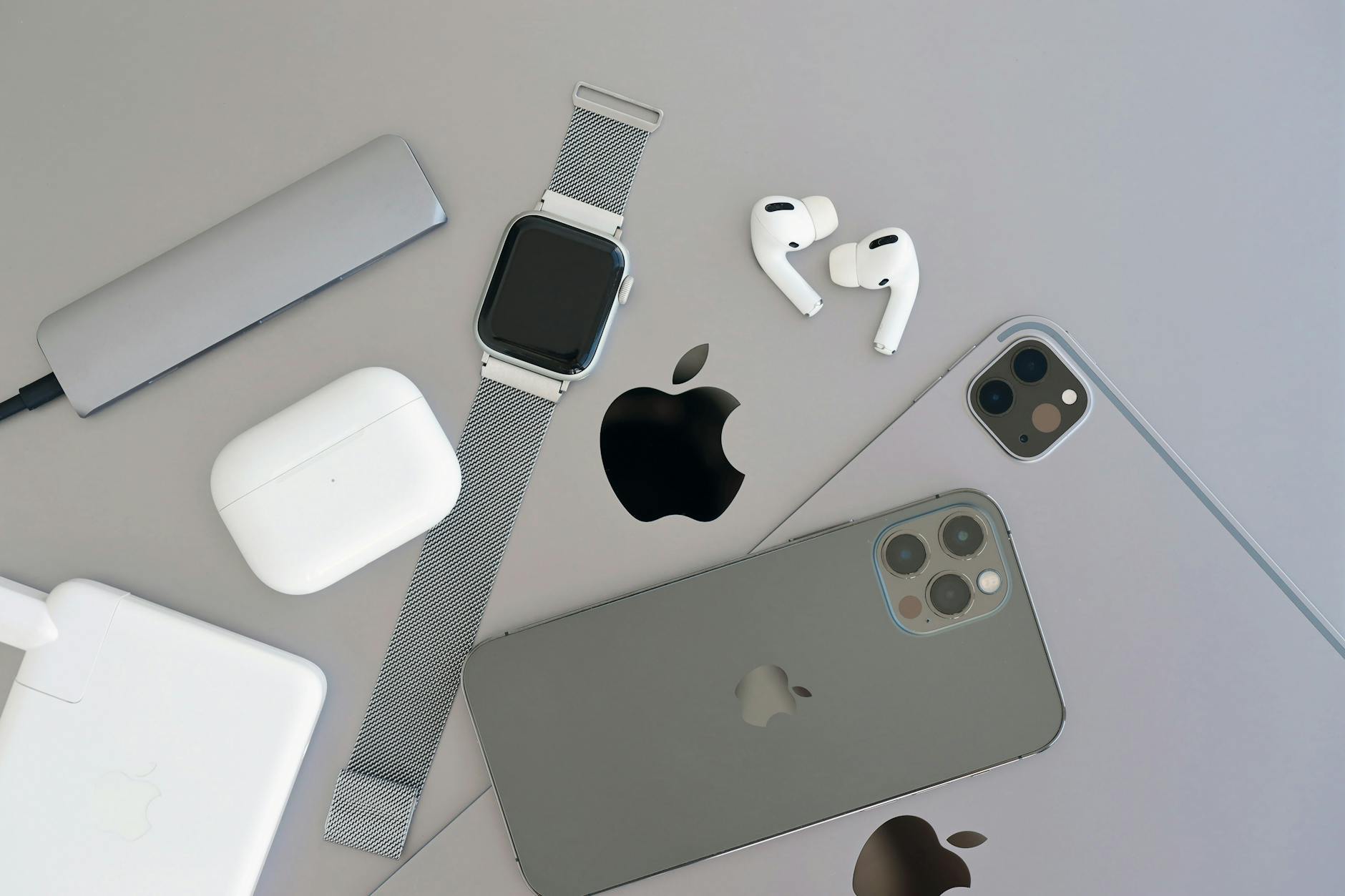 Nicht nur AirPods sind betroffen: Auch andere Apple-Produkte sorgen derzeit für Furore.