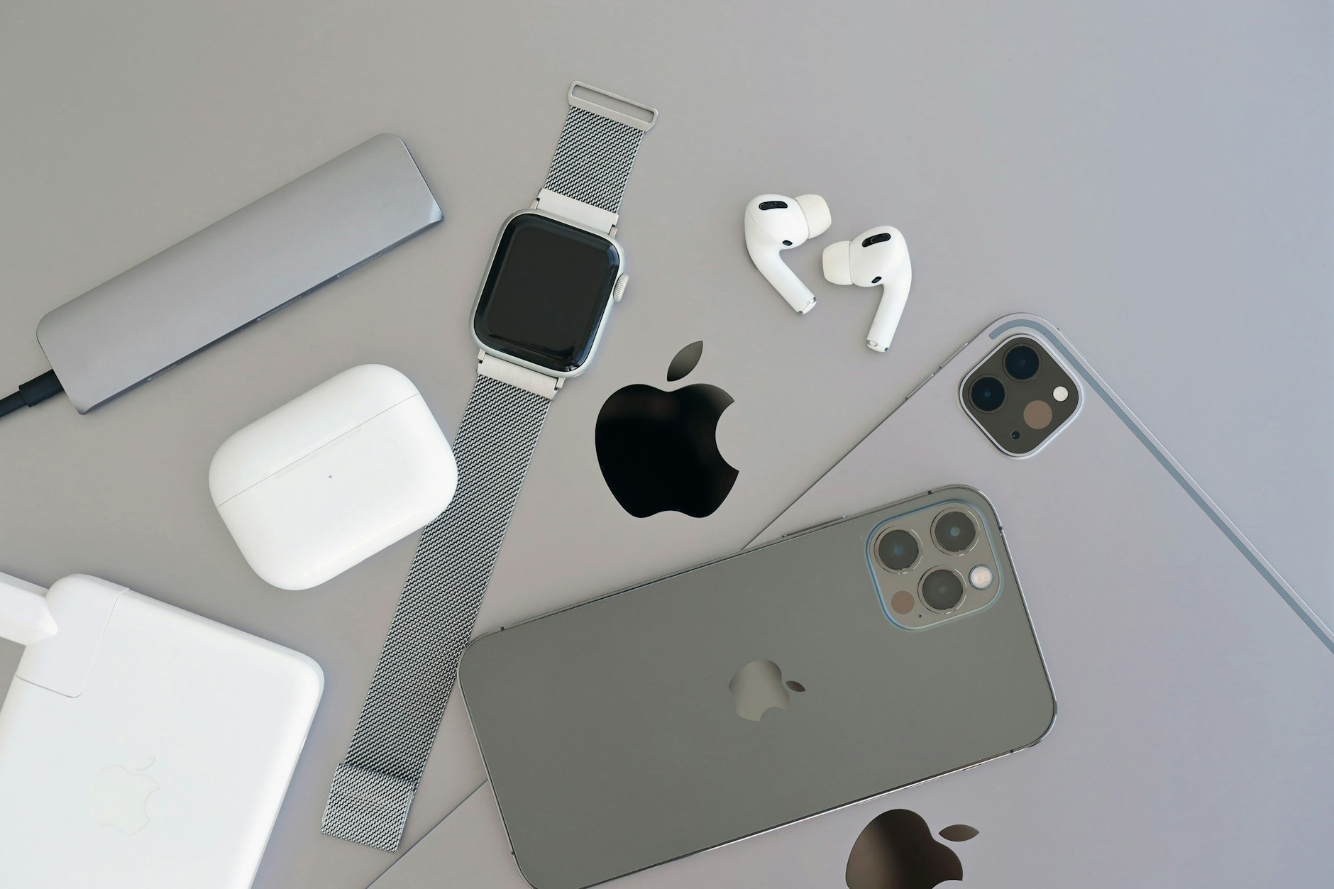 Nicht nur AirPods sind betroffen: Auch andere Apple-Produkte sorgen derzeit für Furore.