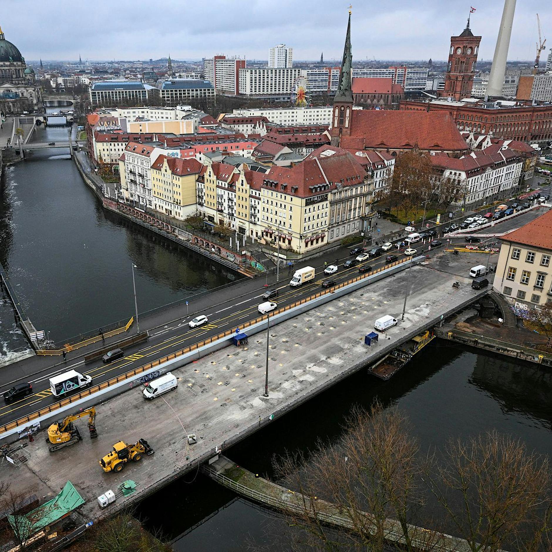 Weltkriegsbombe in Berlin-Mitte „ungefährlich“ – U-Bahnen fahren wieder