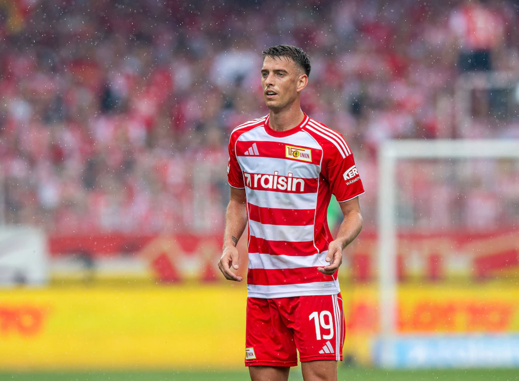 Her şey için kız yok ama çok şey için bir adam