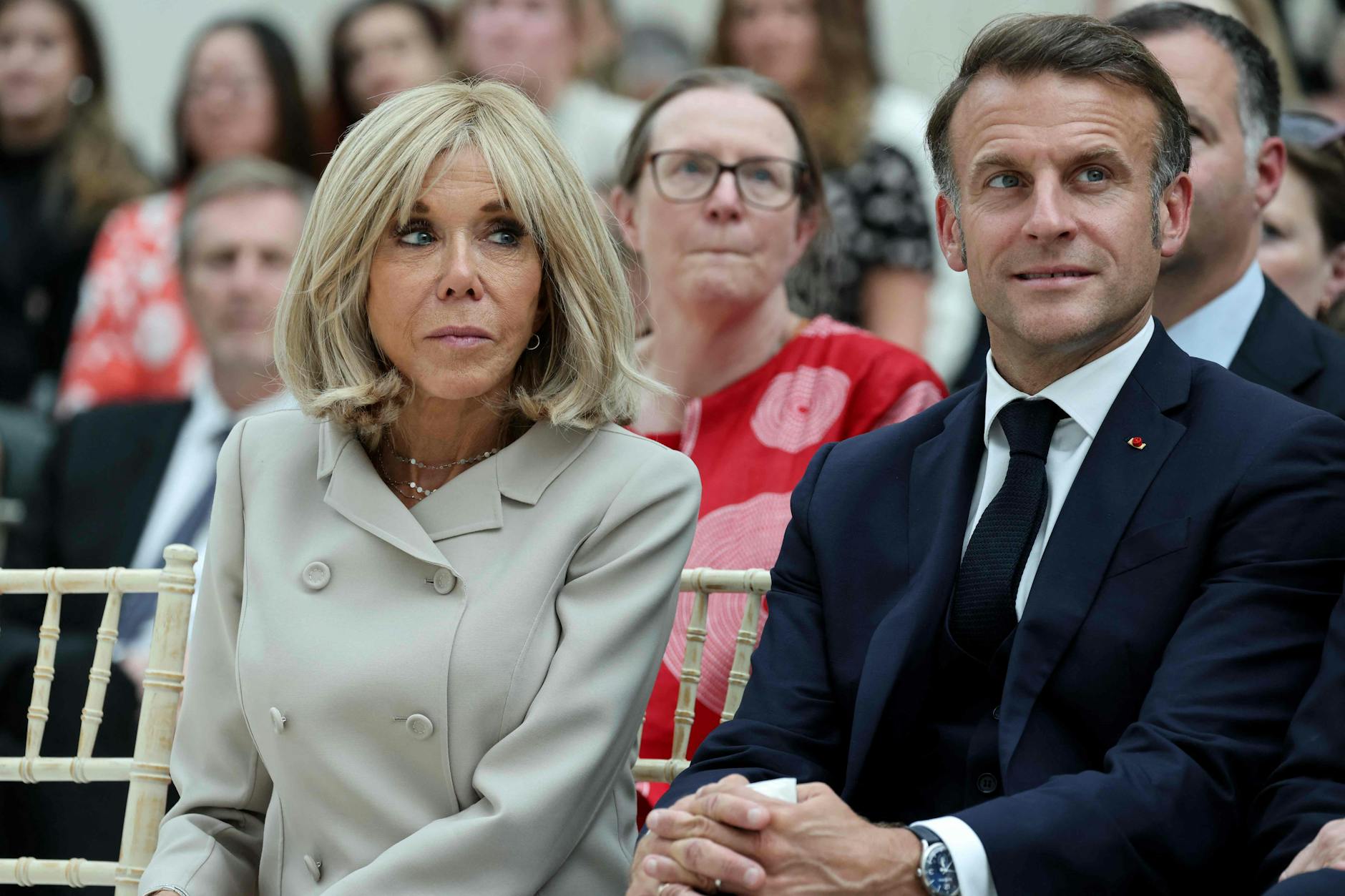 Die Macrons gehen vor Gericht gegen Behauptungen Influencerin vor, Brigitte Macron sei als Mann geboren worden.