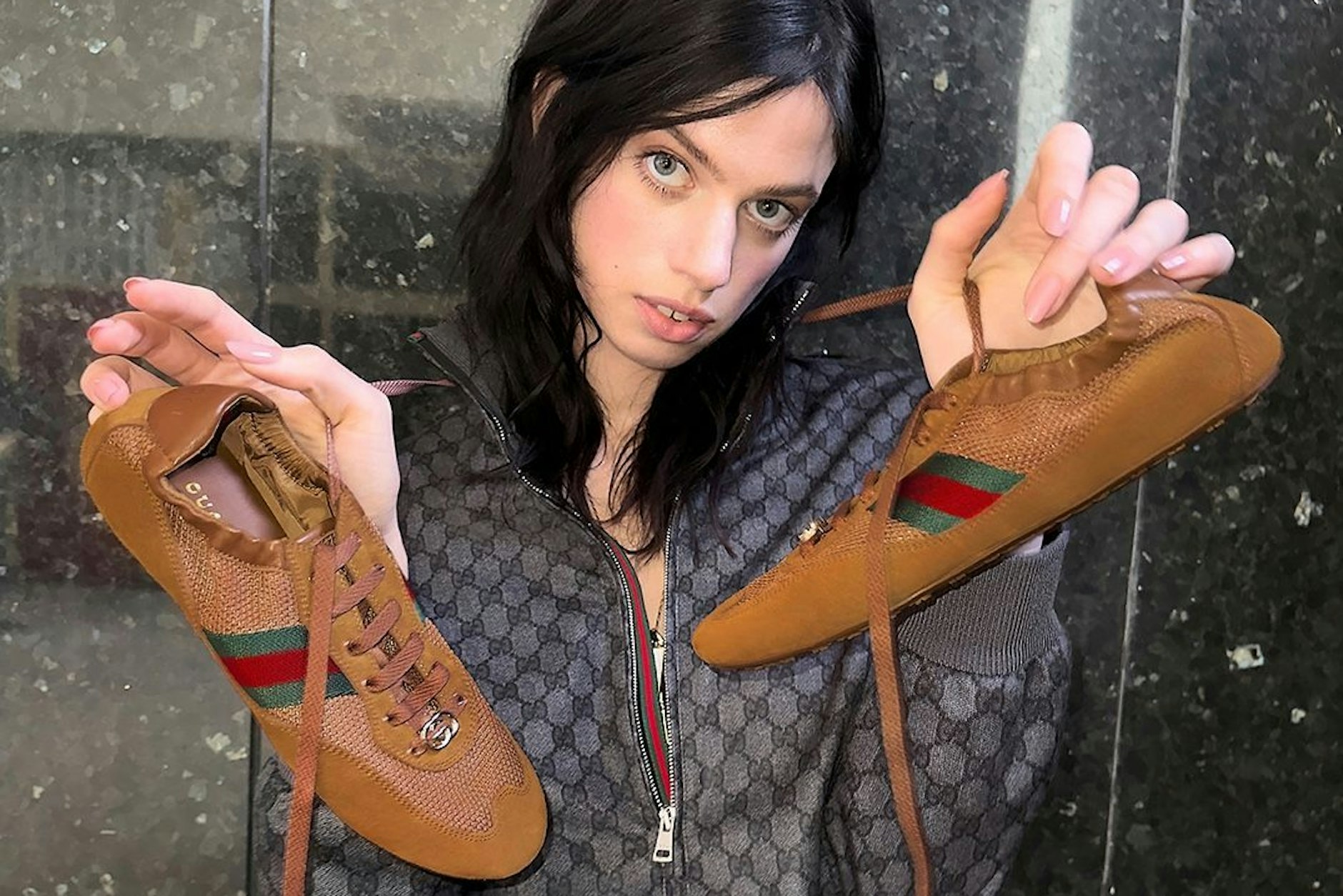 So dünn waren Turnschuhe lange nicht mehr: Hier die aktuellen Sneaker-Ballerinas von Gucci.