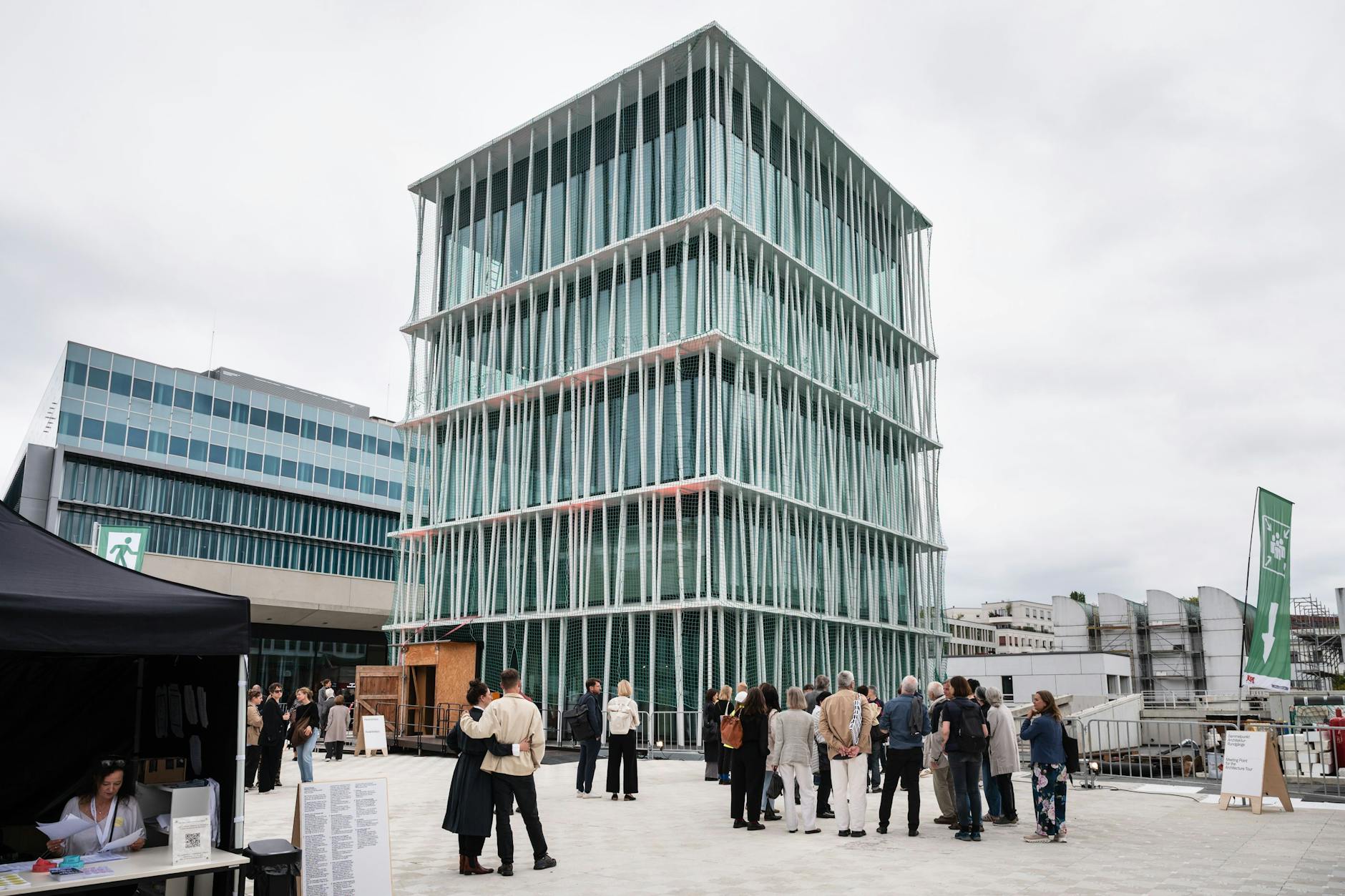 Eindrücke von der ersten Begehung des neuen Bauhaus-Archivs. Das Festival findet dort vom 19. bis 21. September statt.