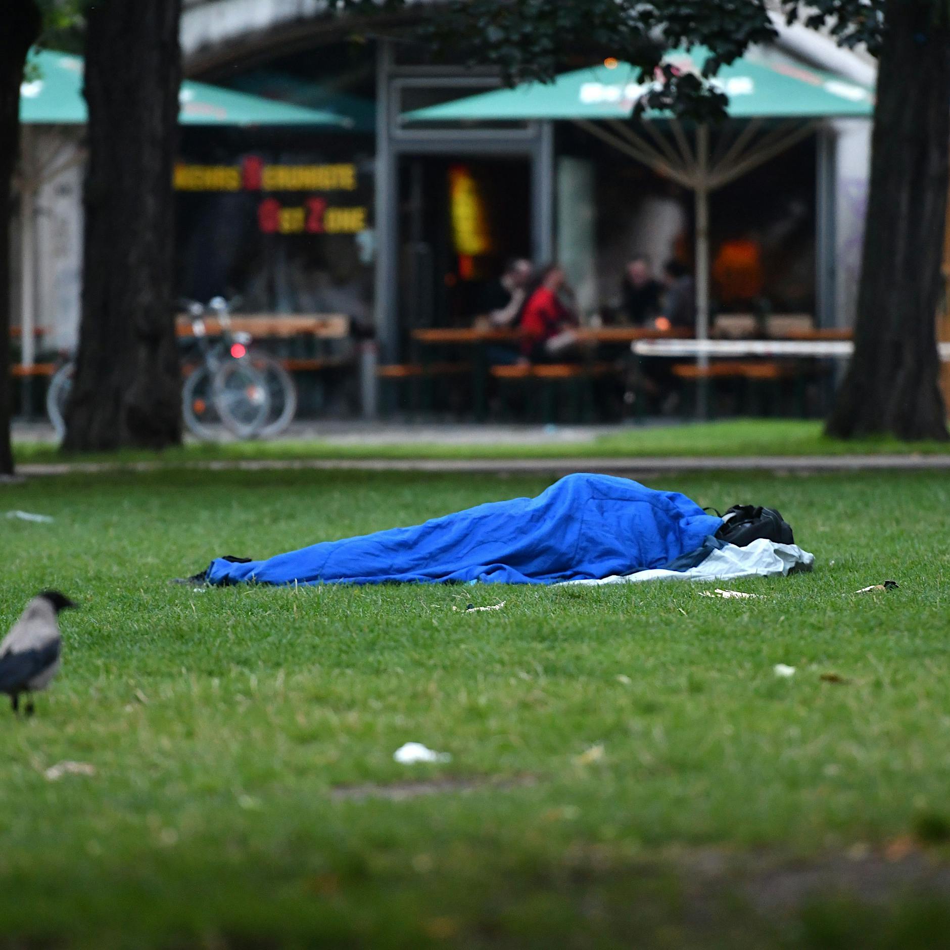 Obdachlos im Berliner Luxusviertel: „Hier in der Straße war kein Mülleimer vor mir sicher“