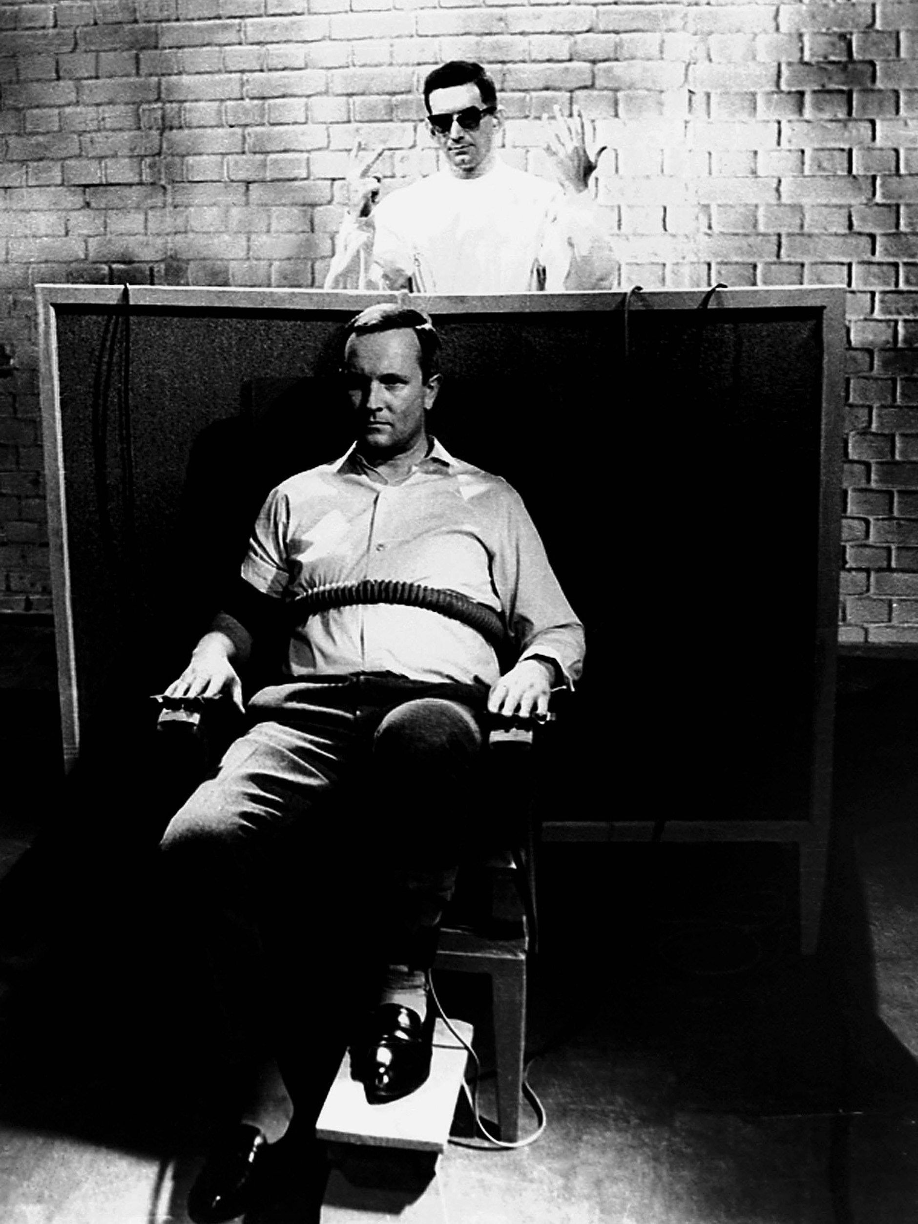 Alfred Müller im Film „For Eyes Only“ von 1963.