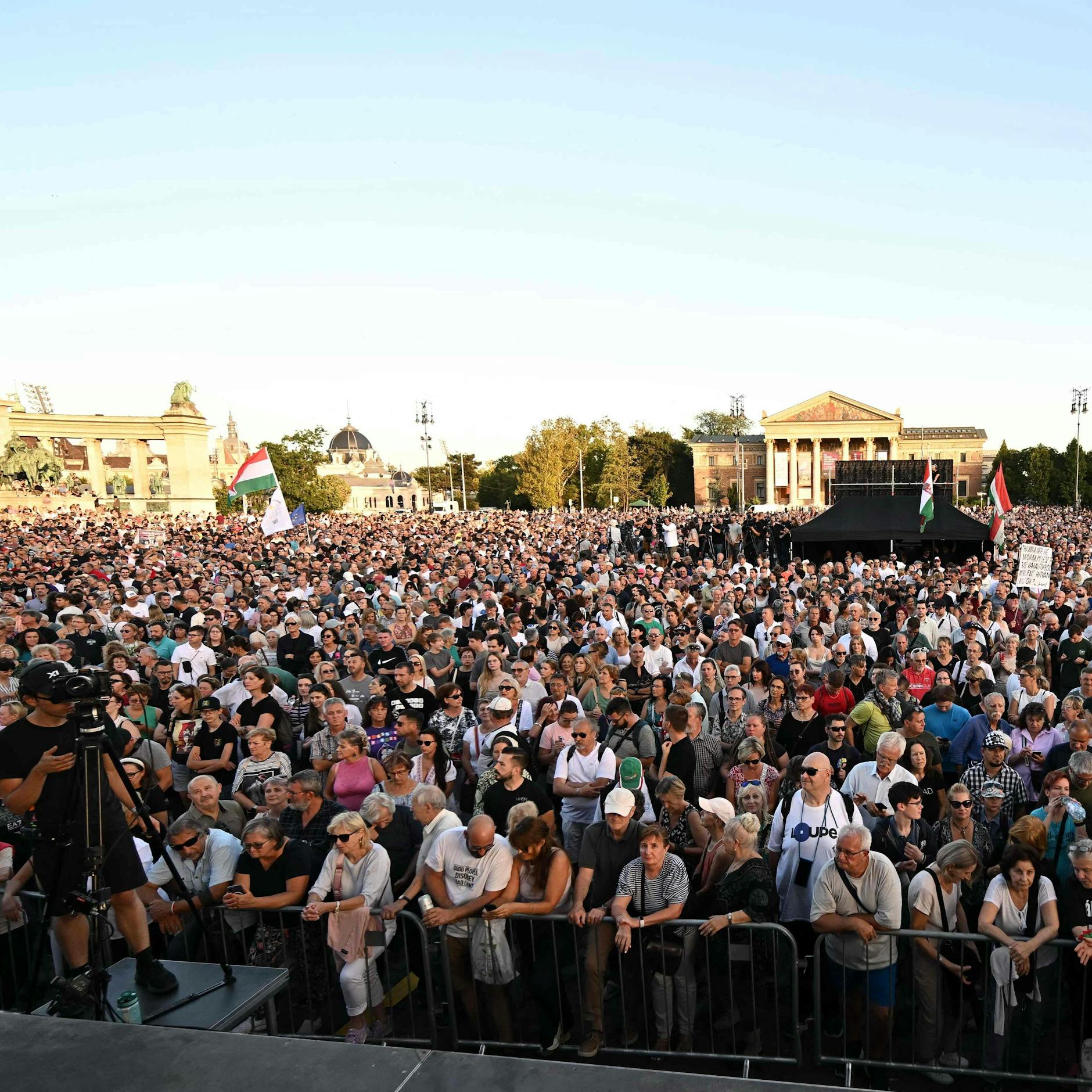 Image - Ärger über „Volksbefragungen“: 50.000 Menschen demonstrieren gegen Orbán-Regierung