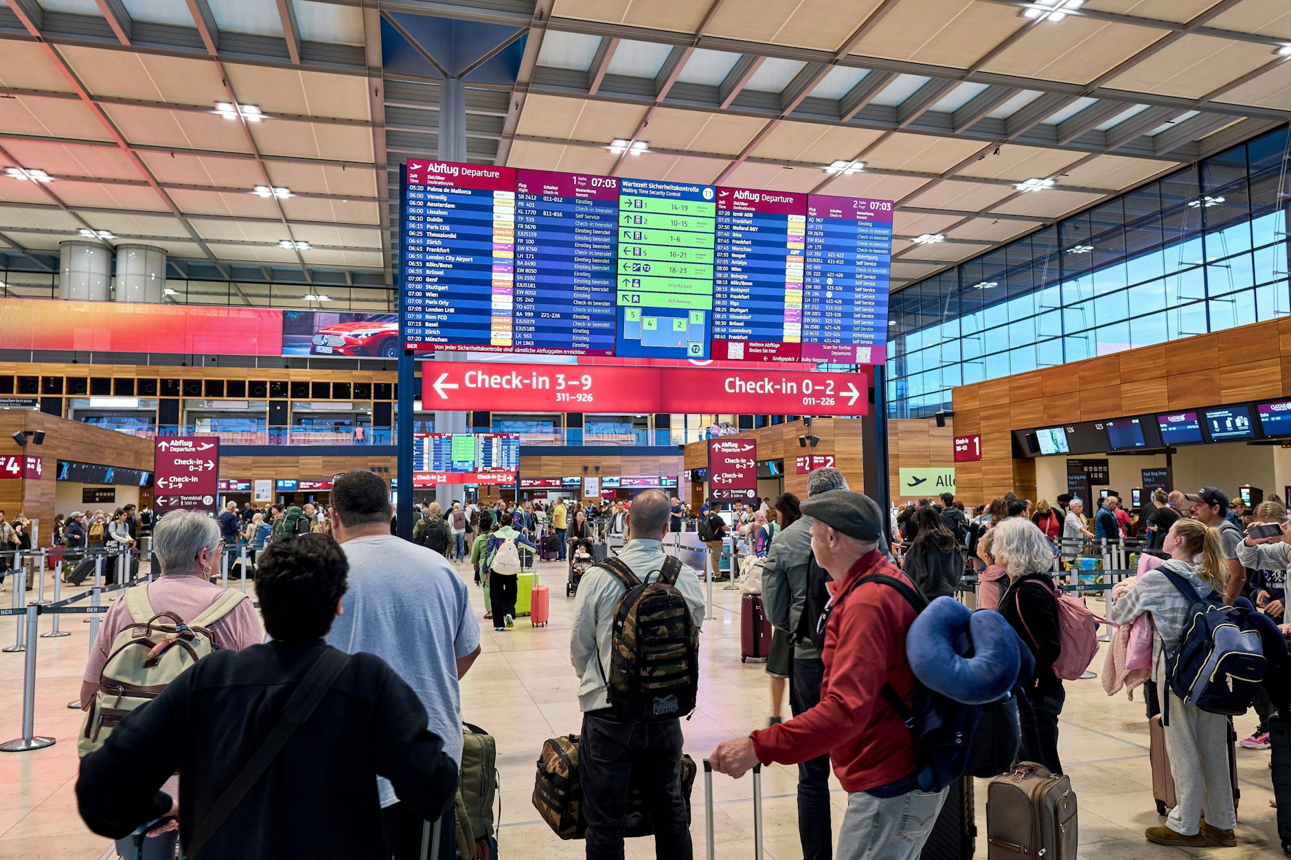 Reisende des BER müssen auch zu Wochenbeginn mit Verspätungen rechnen.