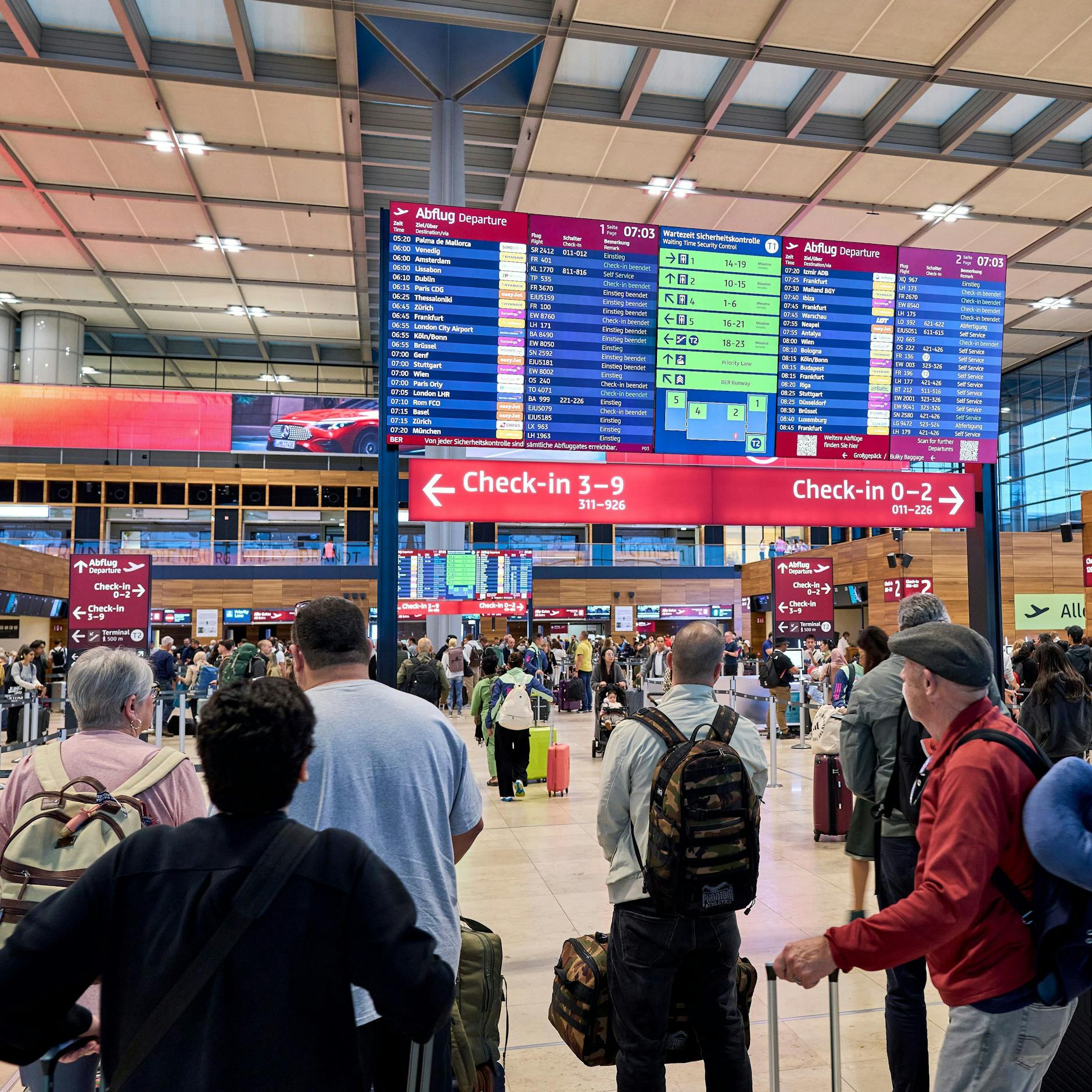 Image - Chaos am BER nach Cyberangriff dauert an: 70 Prozent der Flüge verspätet