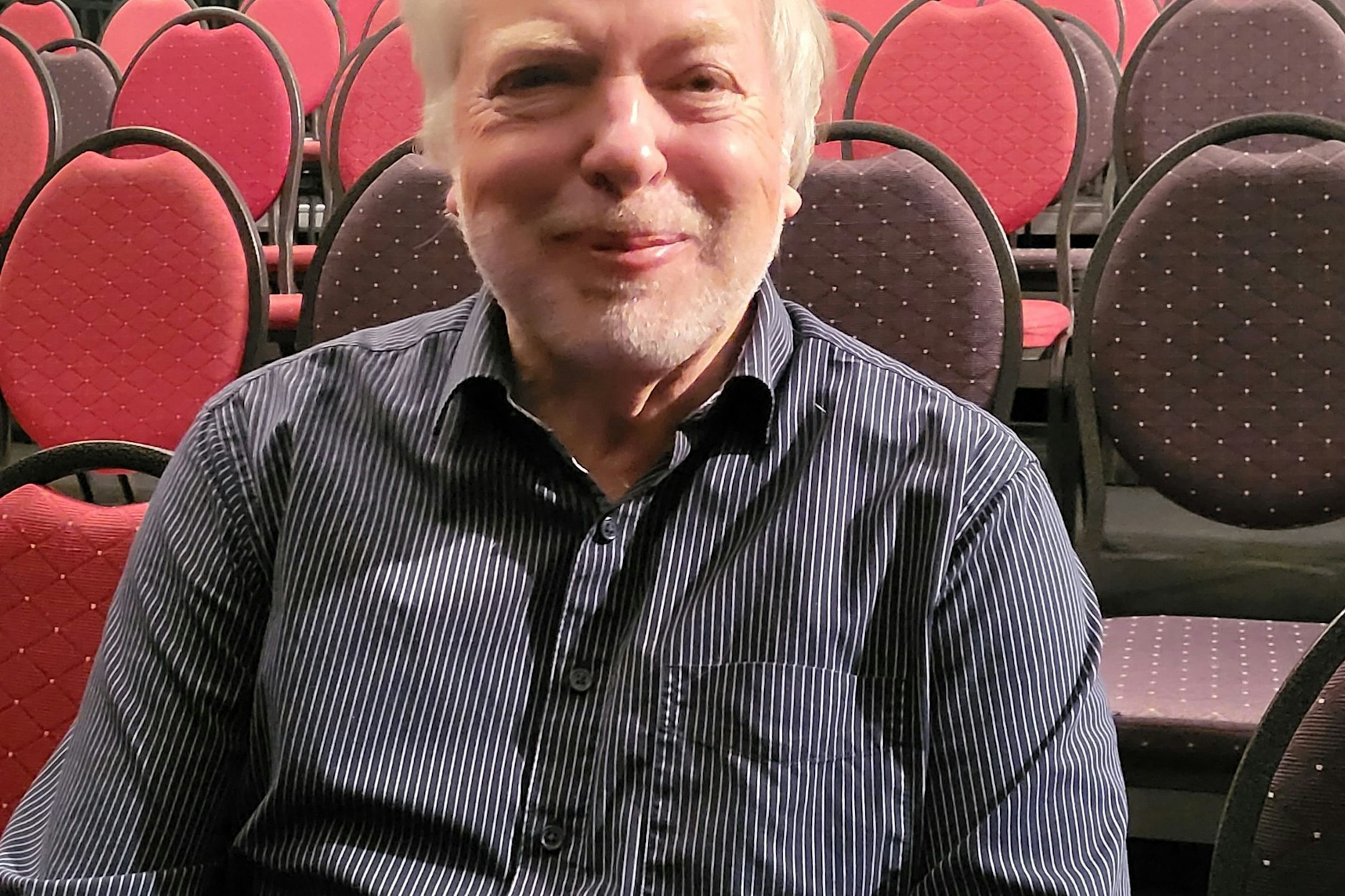 Manfred Günther, formerly an employee of the GDR television, then responsible for the handling of all holdings, in the hall where the “Aktuelle Kamera” was formerly recorded and where the Theater Ost is now performed