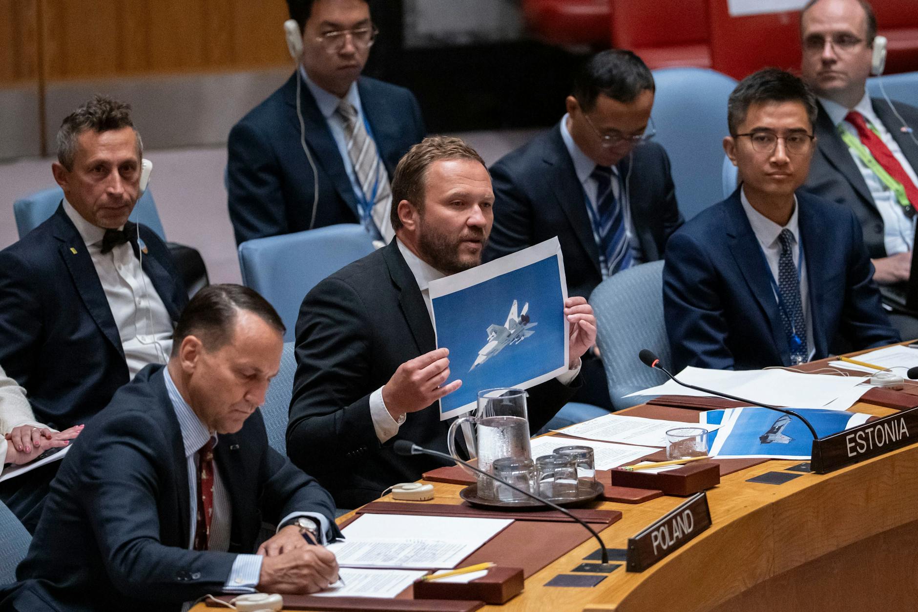 New York: Estlands Außenminister Margus Tsahkna (M) spricht während einer Sitzung des Sicherheitsrates im Hauptquartier der Vereinten Nationen.