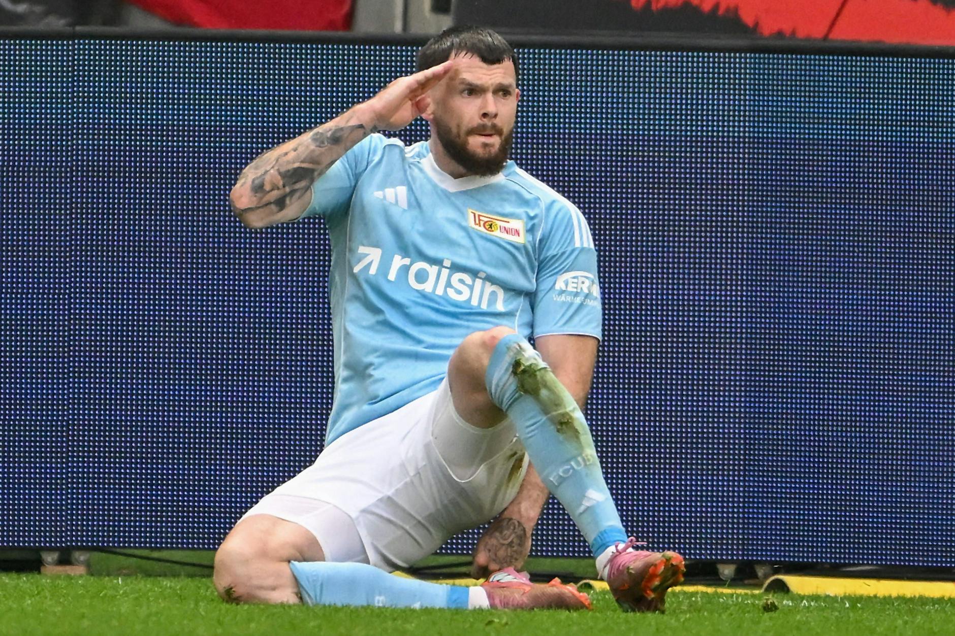 Auftrag erfüllt! Oliver Burke feiert das 2:0 bei Eintracht Frankfurt – der Auftakt zum Dreierpack für den 1. FC Union – auf seine Art und Weise.