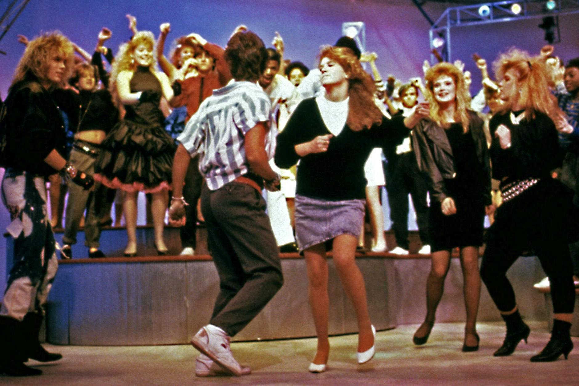 „Es ging ums Dasein. Keine Bildschirme vor den Augen, kein Lärm aus der Zukunft. Nur der Augenblick. Die 80er sehnen sich nach dir. Wir alle tun es.“