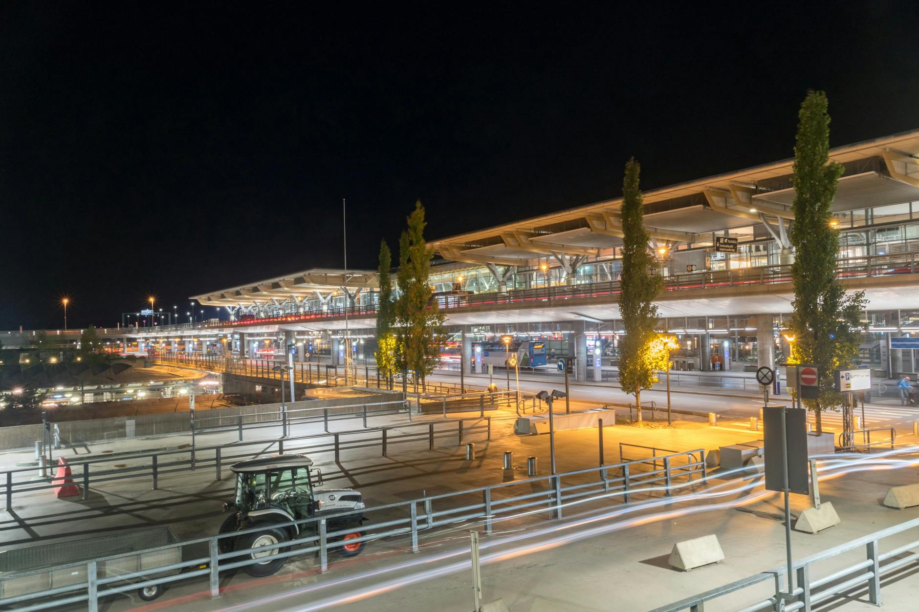 Oslo Gardermoen. Der Flugbetrieb war in der Nacht zeitweise eingestellt worden.