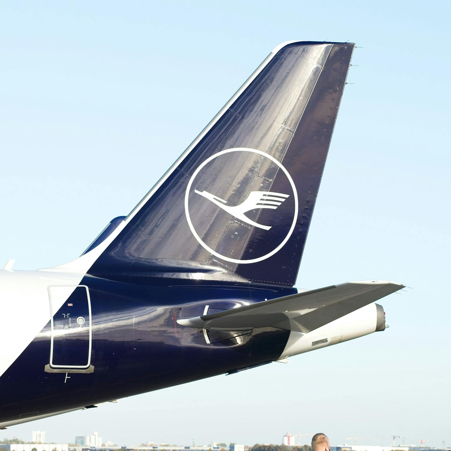 Image - Lufthansa droht mit Streckenstreichungen an deutschen Flughäfen