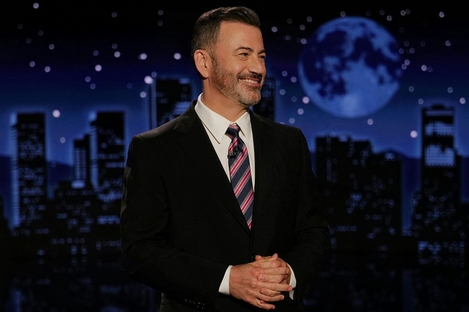 Jimmy Kimmel kehrt mit einem Appell für die Meinungsfreiheit zurück.
