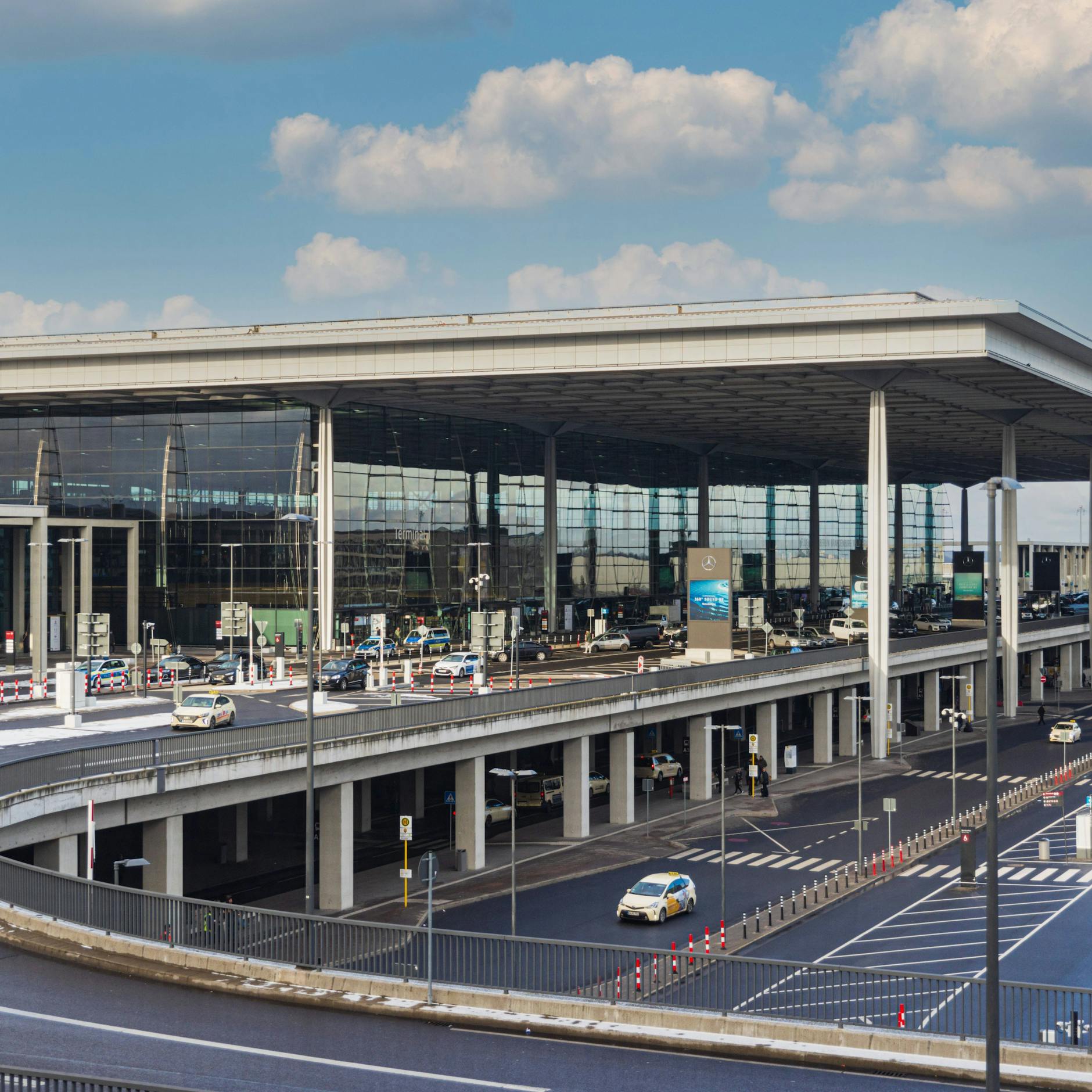 Image - „Wie an einem normalen Tag“: Verharmlost BER Flugausfälle durch Cyberangriff?