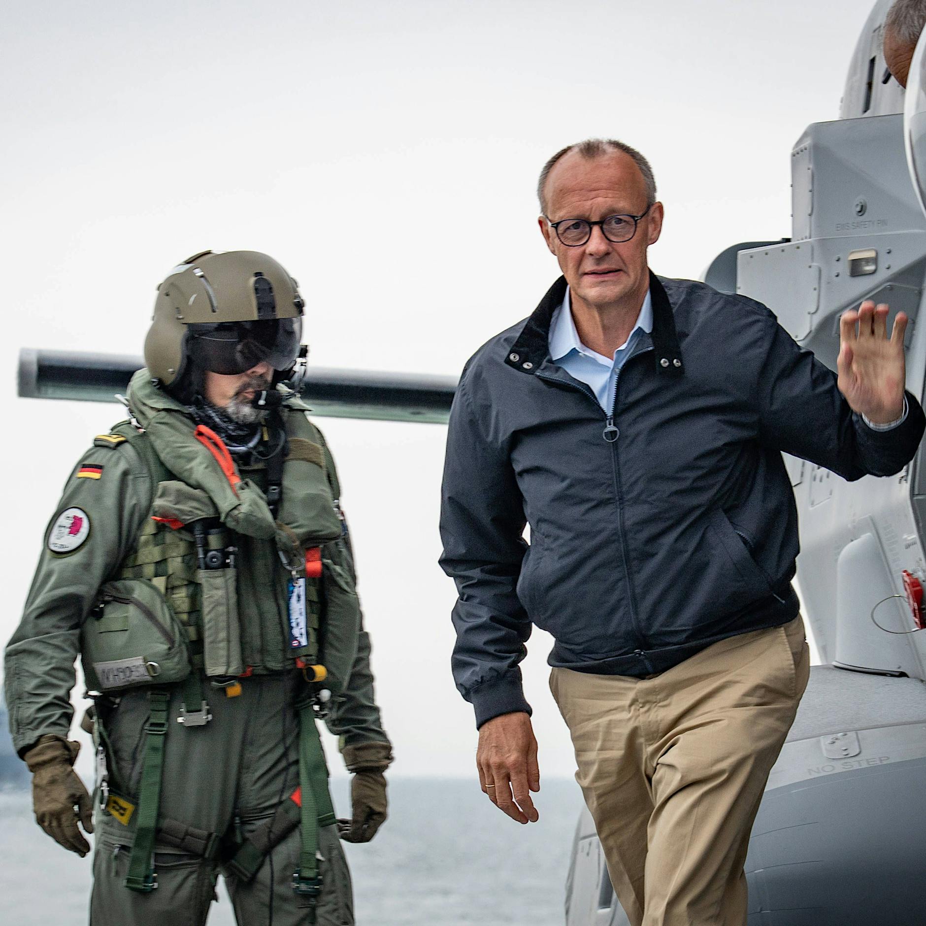 Wehrpflicht oder doch lieber Tantra-Workshops, Herr Merz?