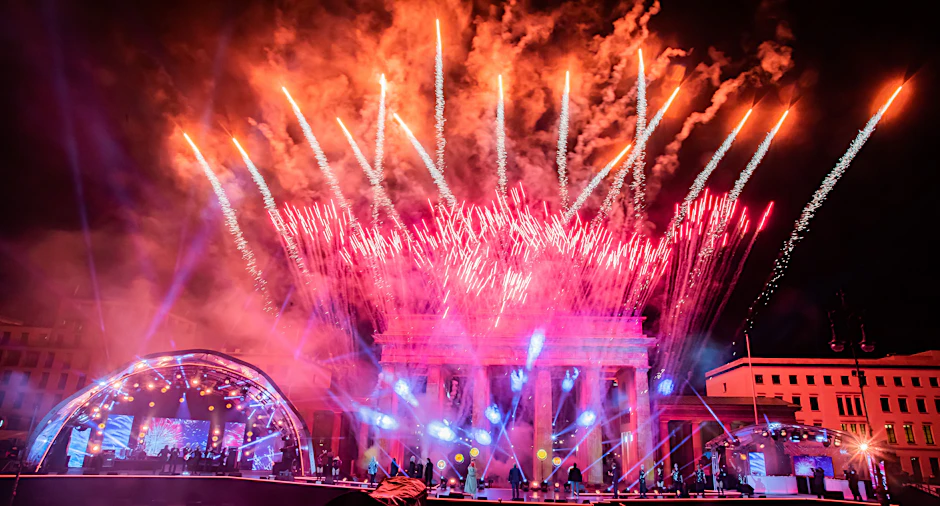 Deutschlands größte Silvesterparty wird 2026 aus Hamburg gesendet.