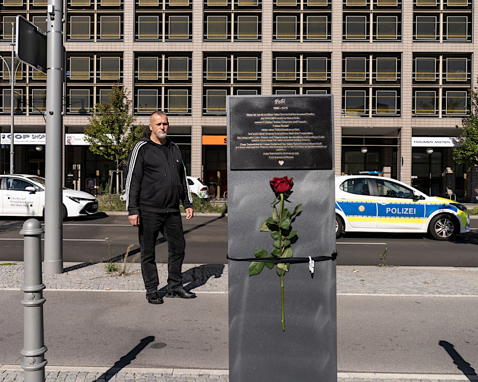 Christian Martini kommt oft an die Gedenkstele, die für seine Tochter aufgestellt wurde.