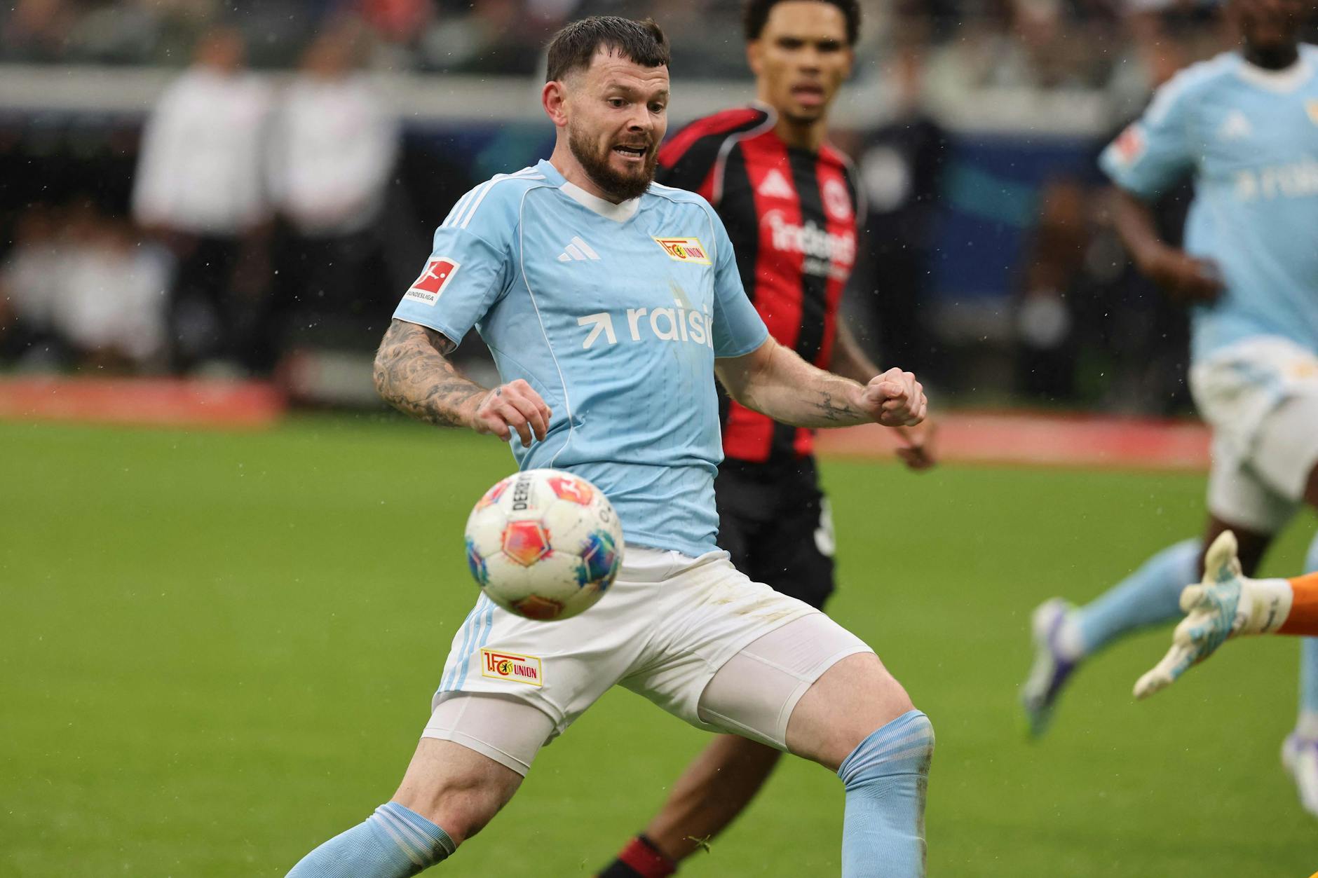 Kämpfer, Sprinter und dreifacher Torschütze: Gegen Eintracht Frankfurt zeigte Oliver Burke, was er alles draufhat.